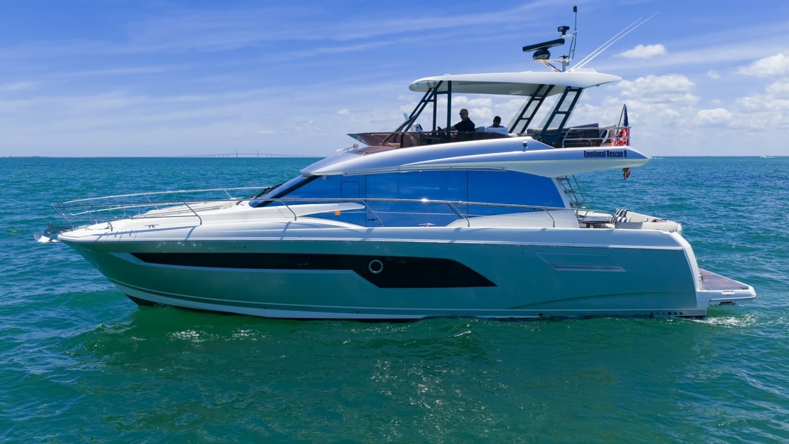 2022 Prestige 520 Fly