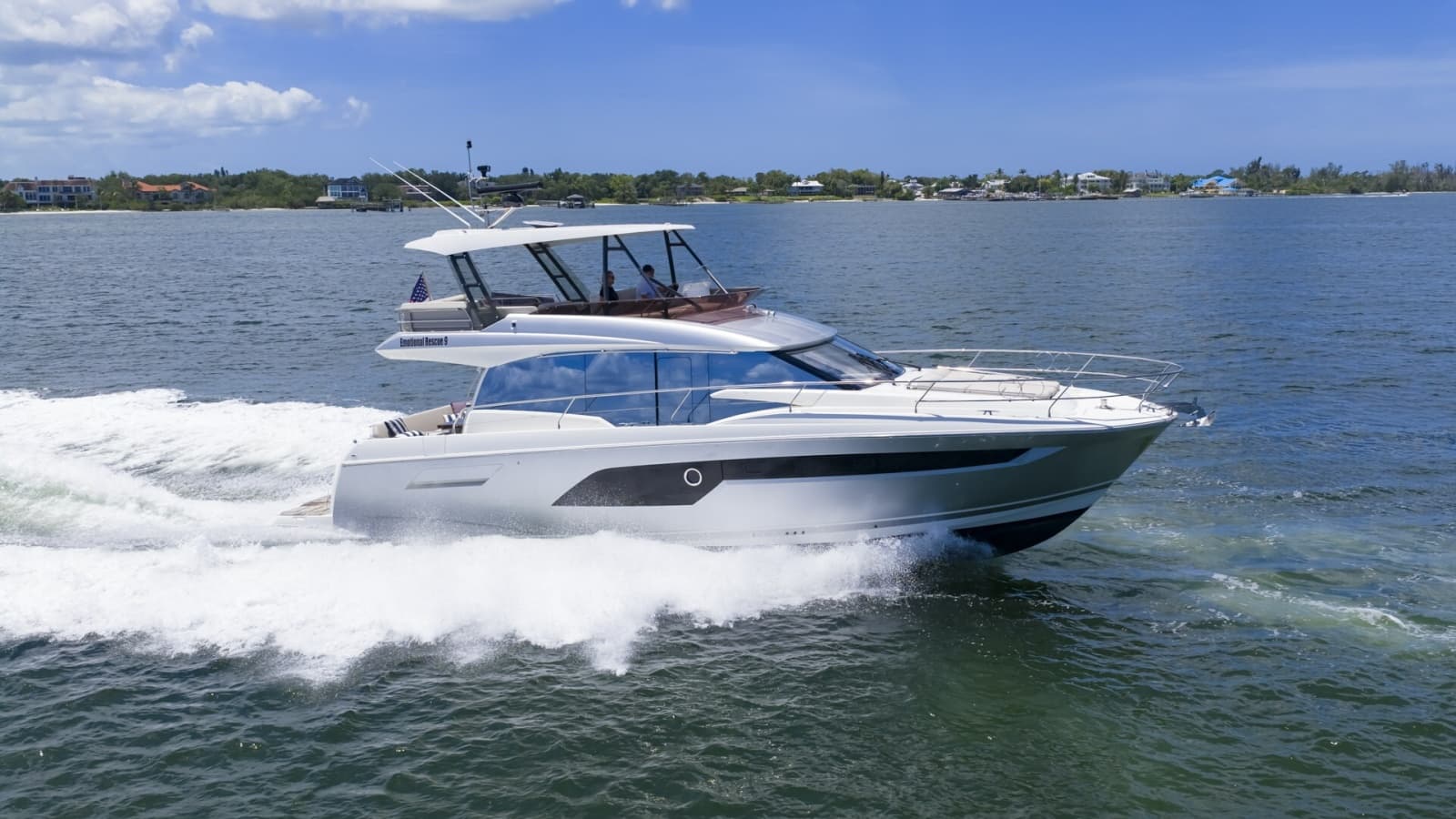 2022 Prestige 520 Fly