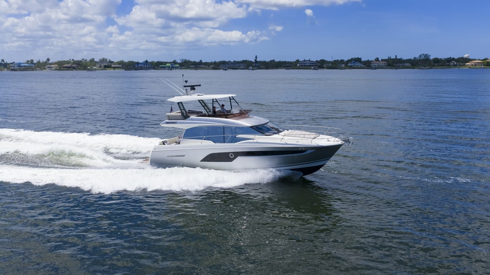 2022 Prestige 520 Fly