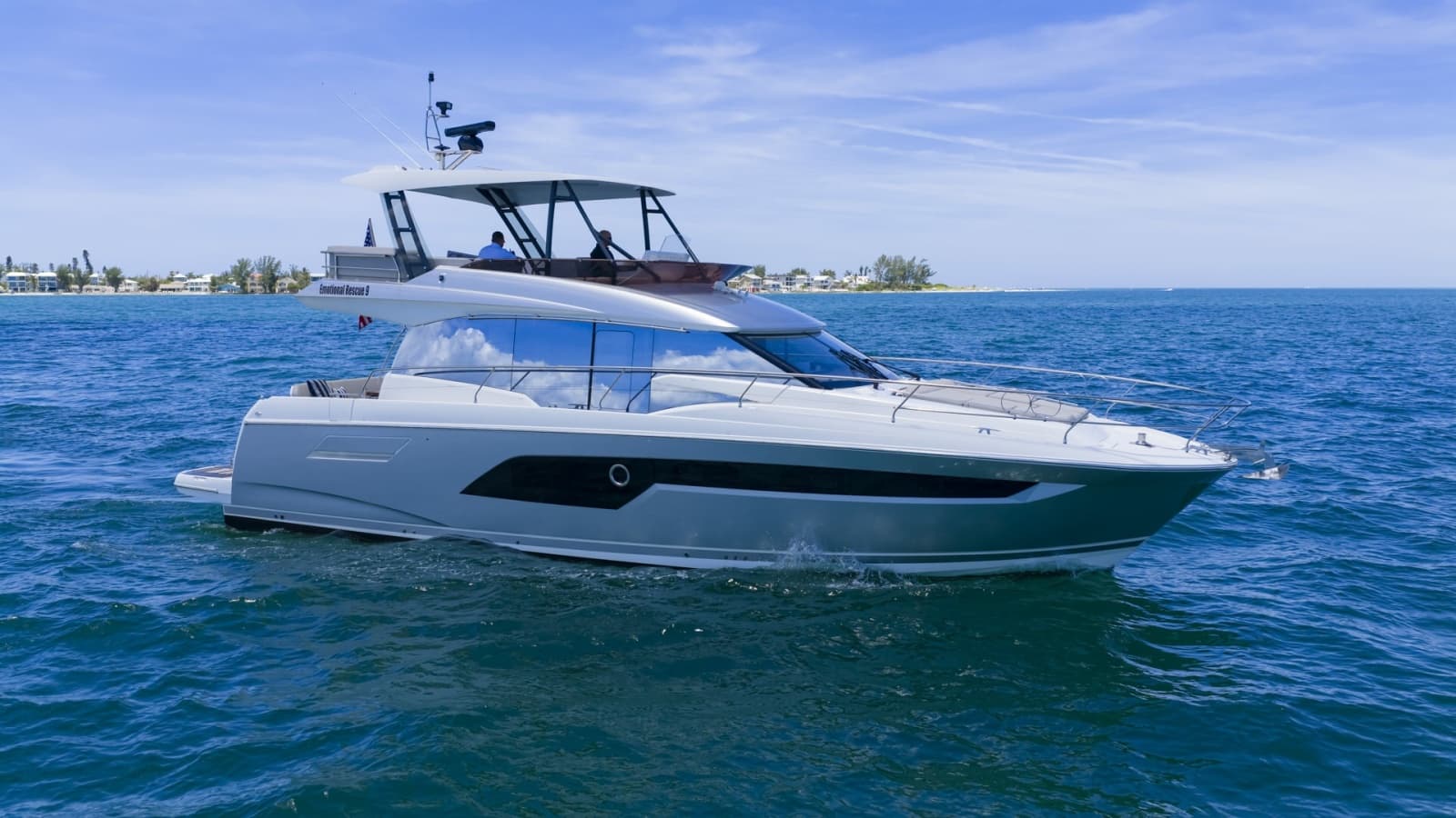 2022 Prestige 520 Fly