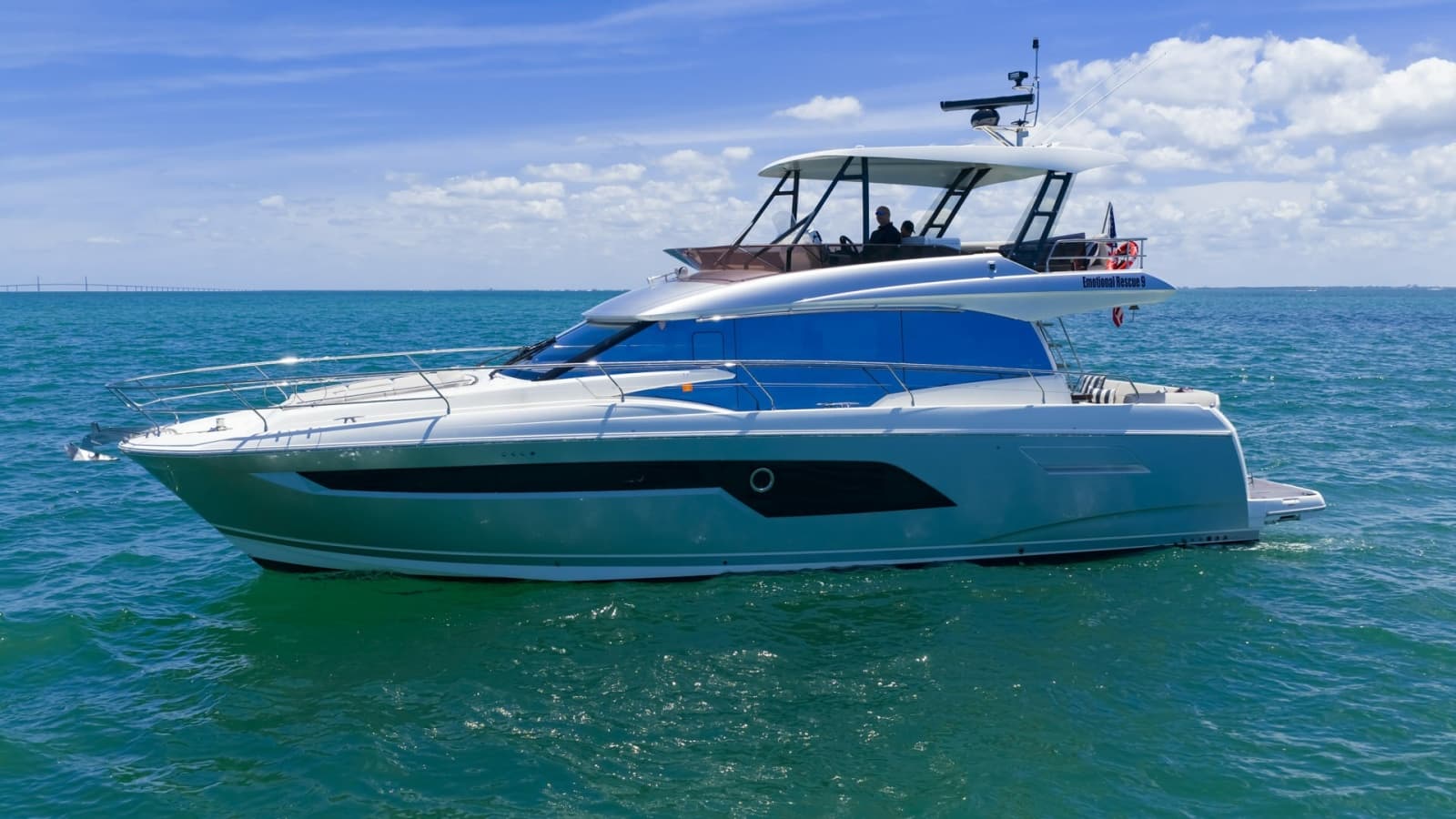 2022 Prestige 520 Fly