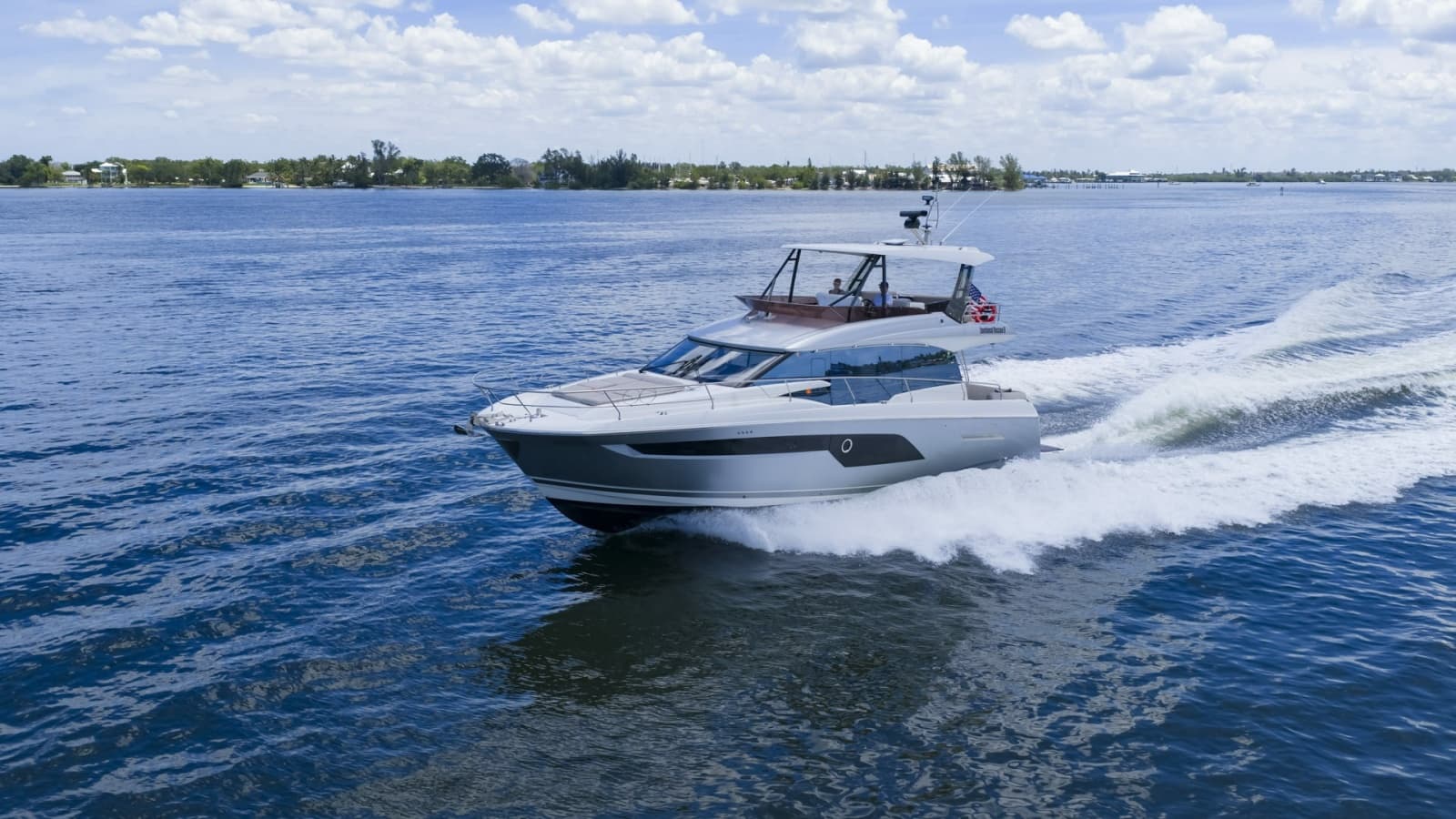 2022 Prestige 520 Fly