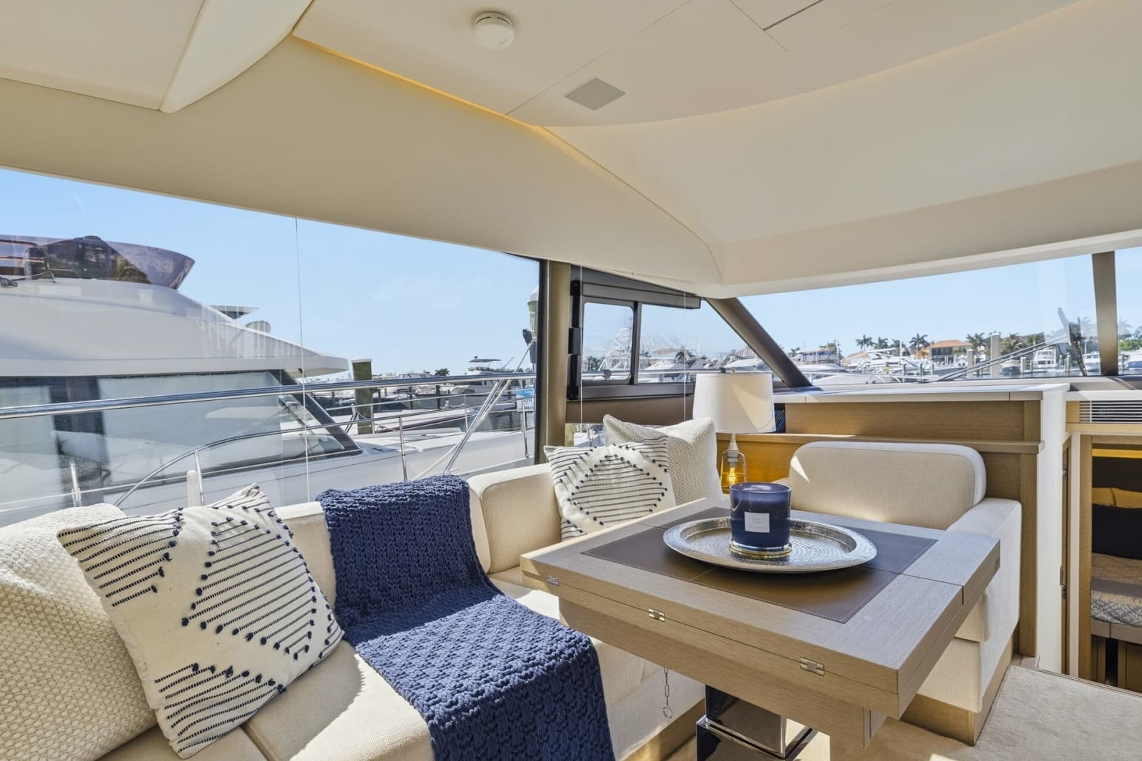 2022 Prestige 520 Fly