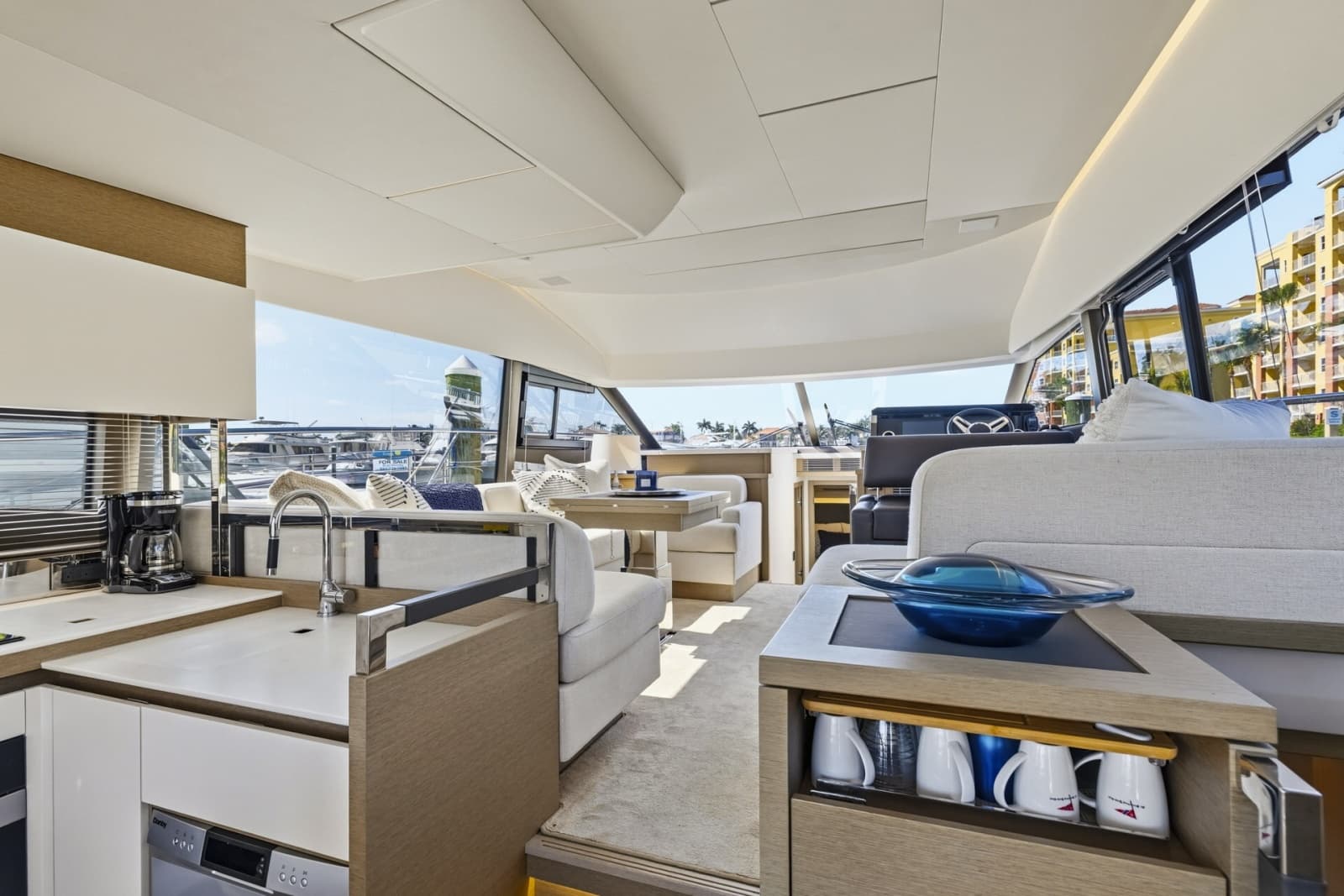 2022 Prestige 520 Fly