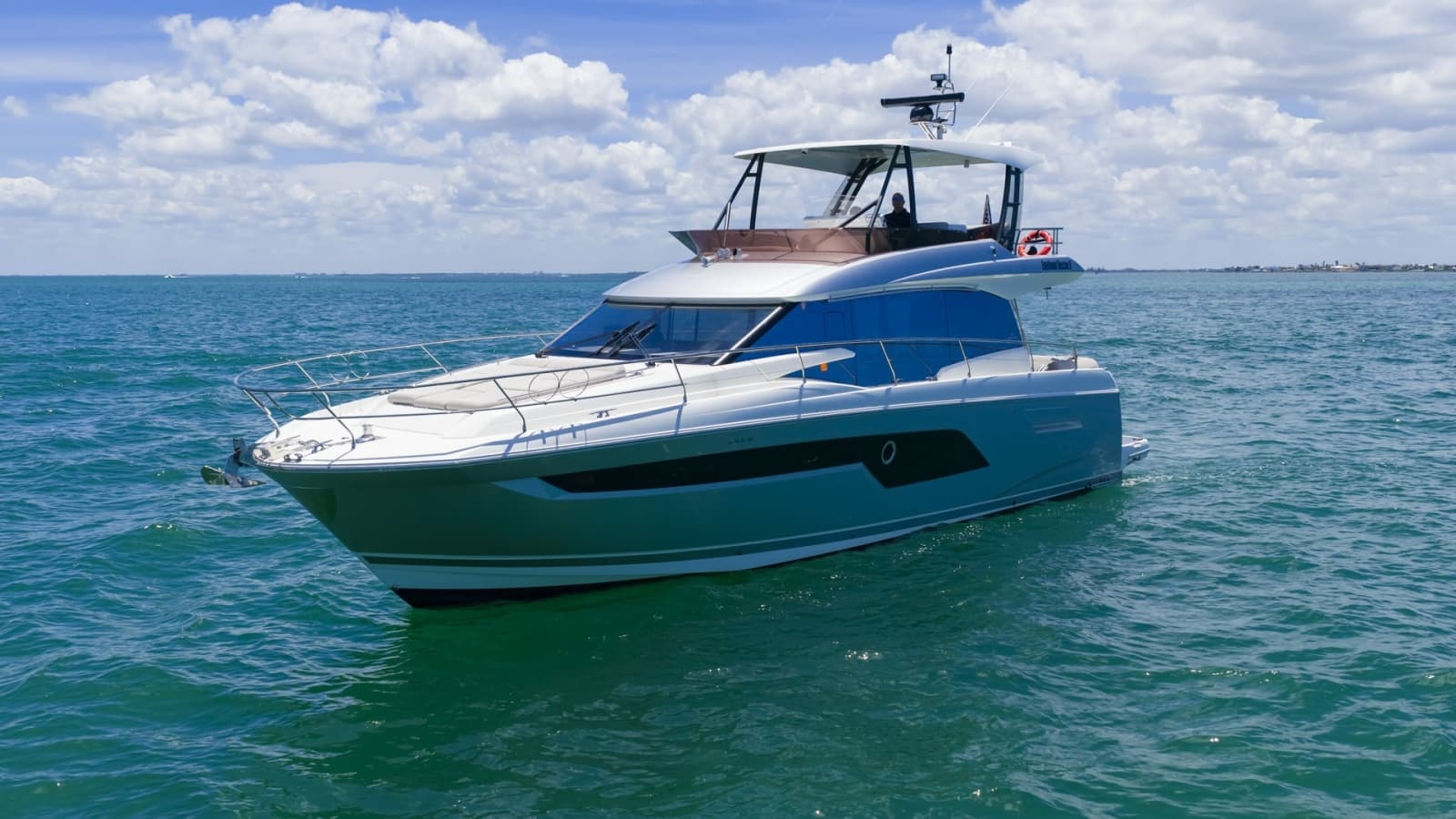 2022 Prestige 520 Fly
