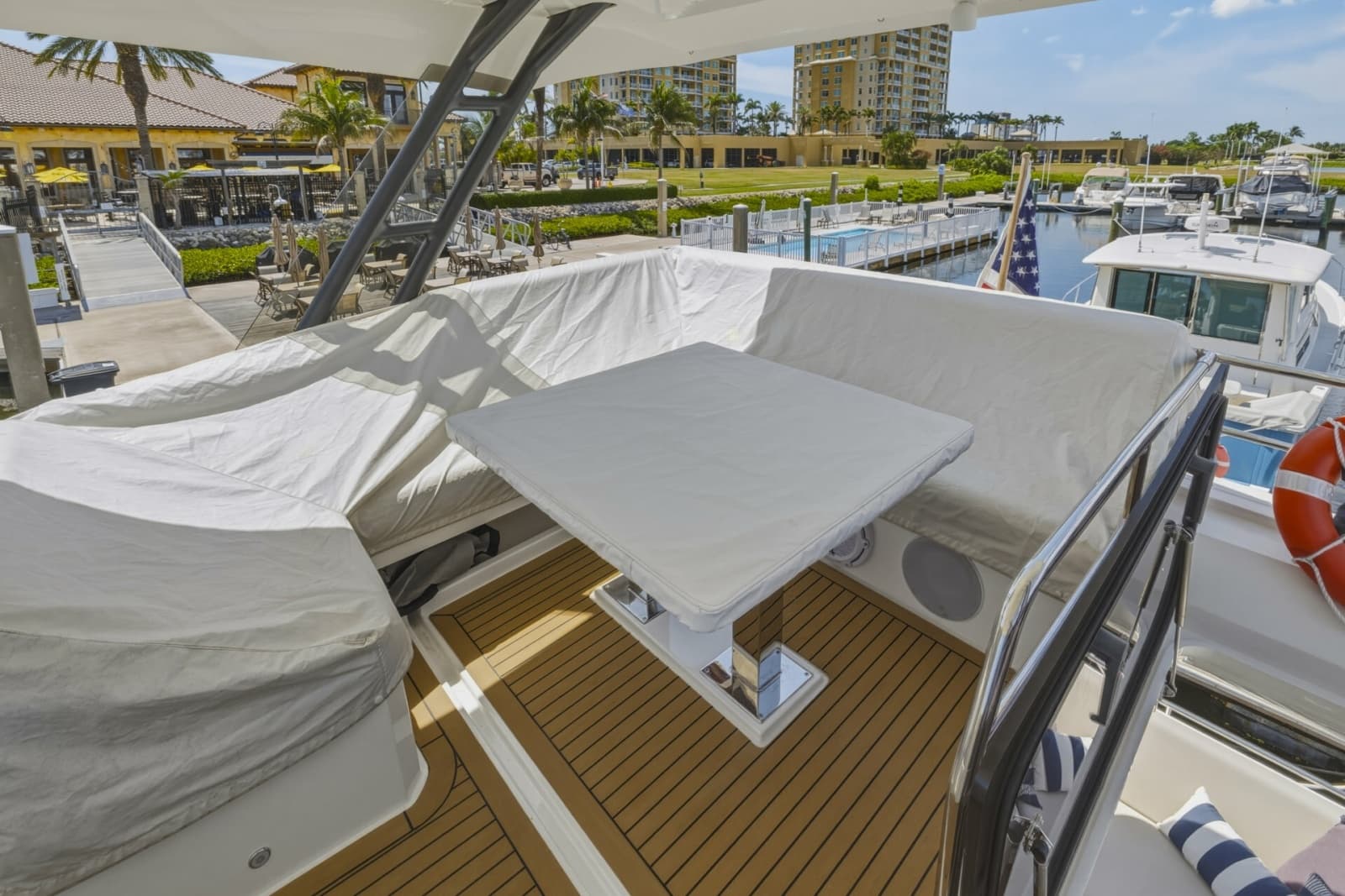 2022 Prestige 520 Fly