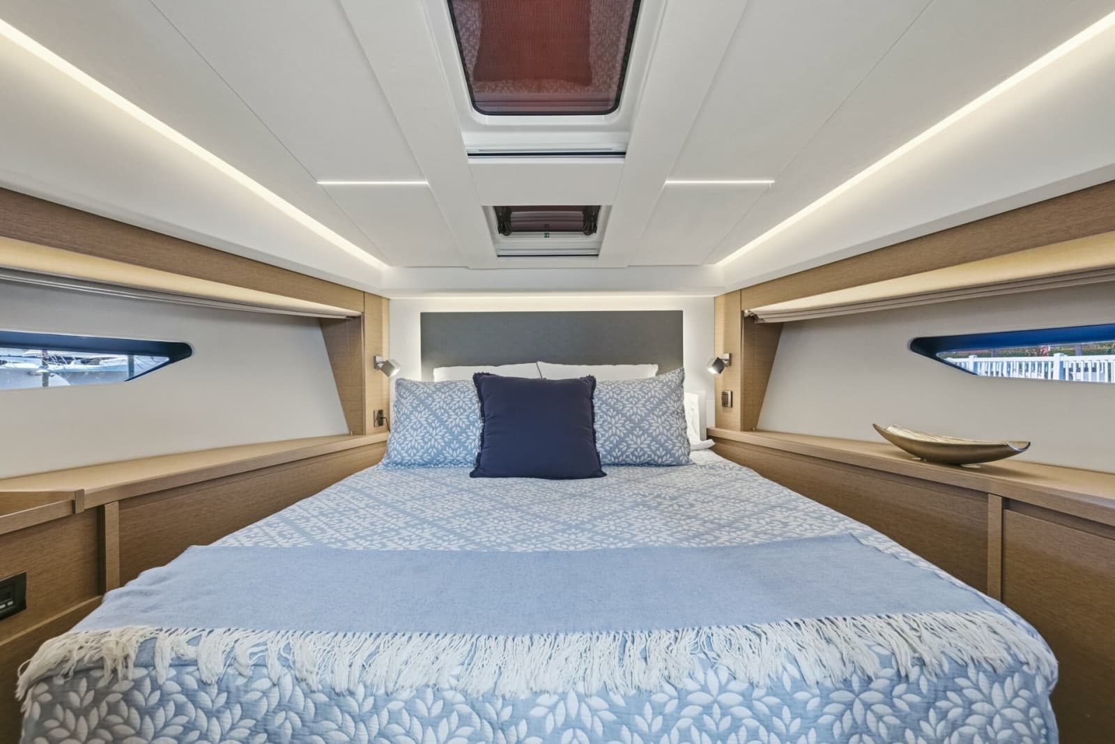 2022 Prestige 520 Fly