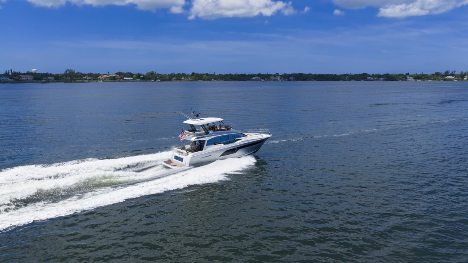 2022 Prestige 520 Fly