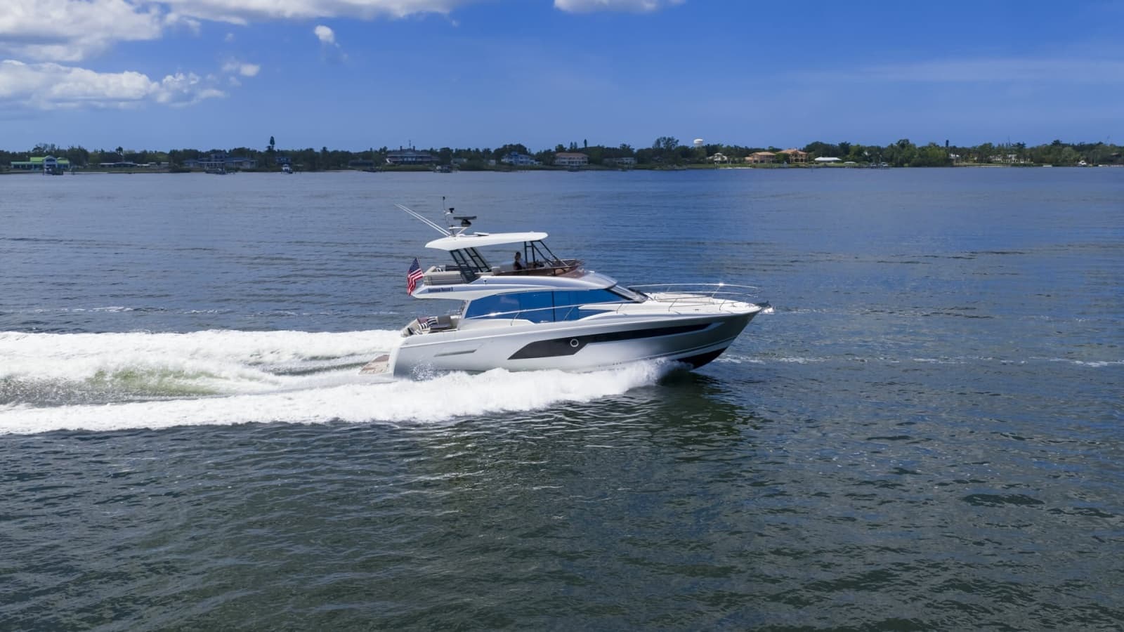 2022 Prestige 520 Fly