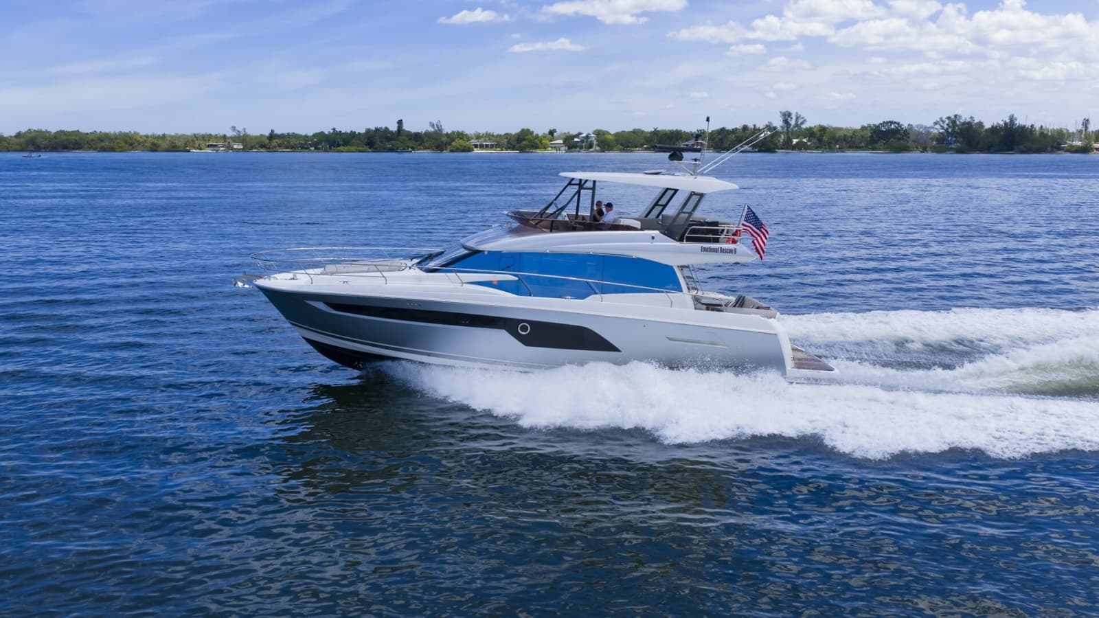 2022 Prestige 520 Fly