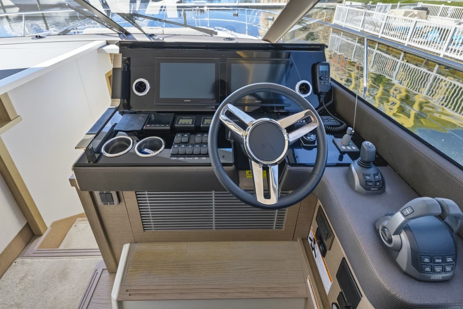 2022 Prestige 520 Fly
