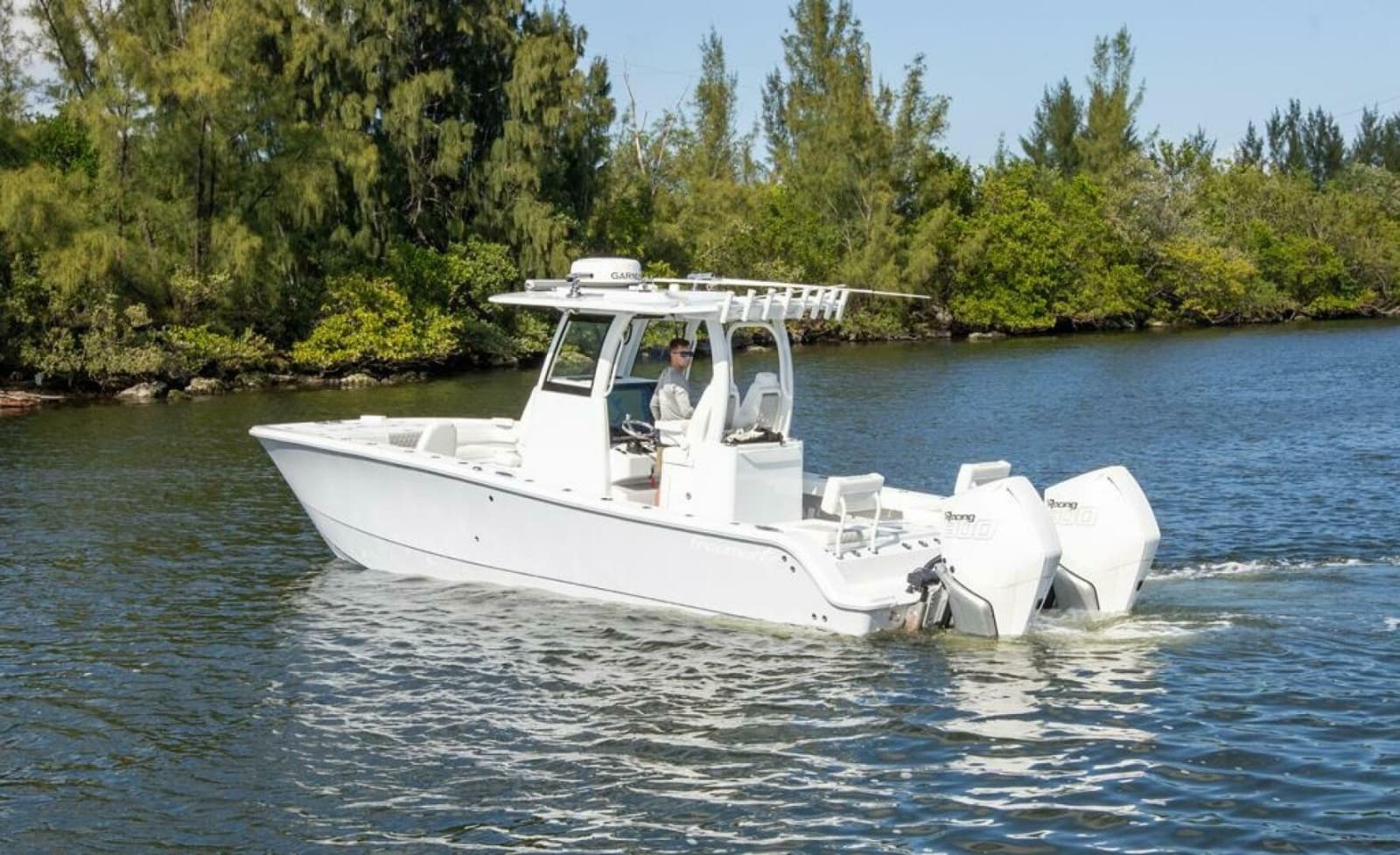 2023 Freeman 28 Bay Hybrid