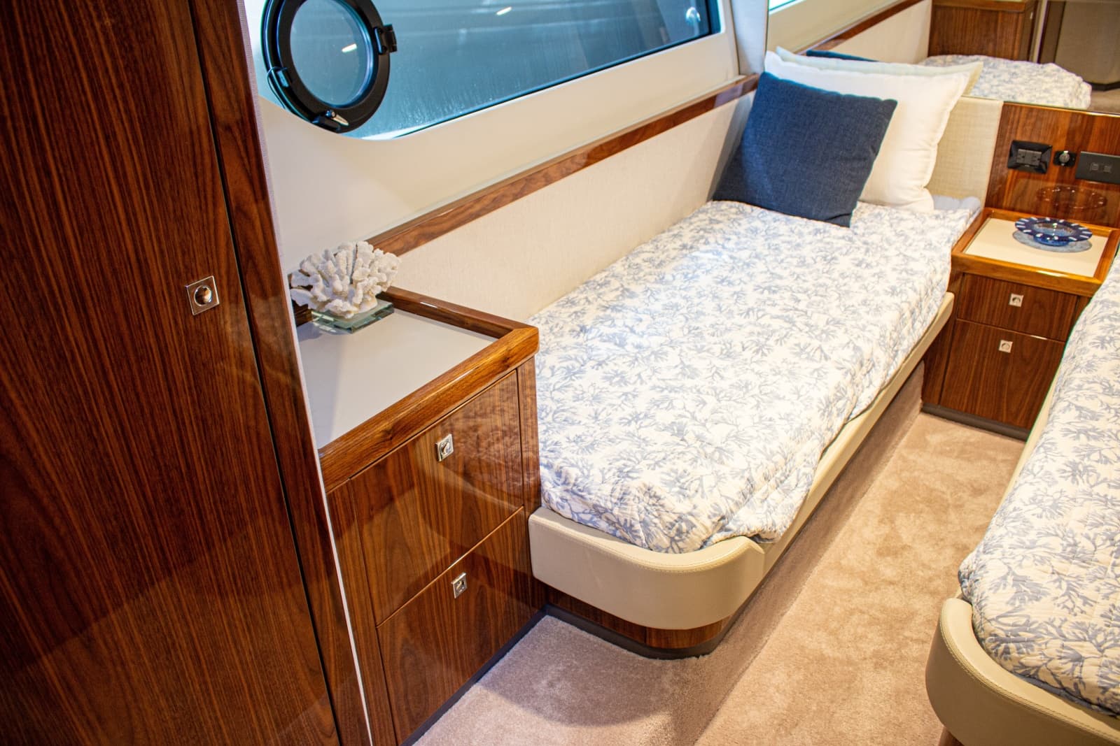 2025 Riviera 46 Sports Motor Yacht