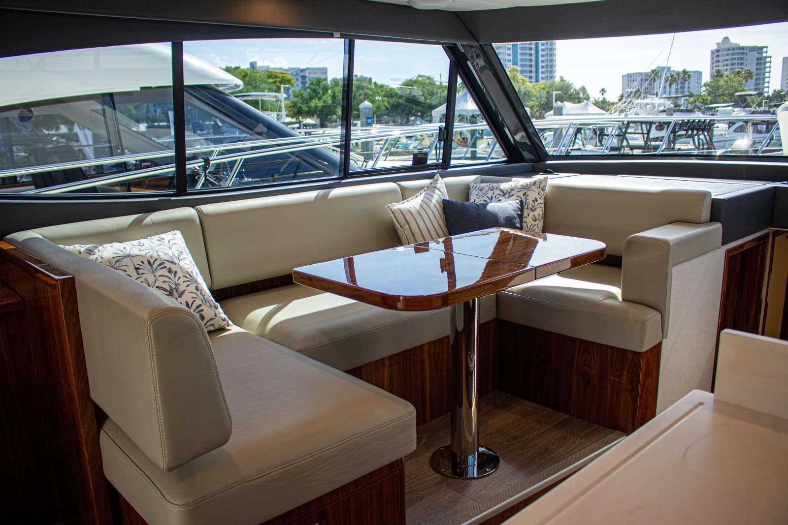 2025 Riviera 46 Sports Motor Yacht