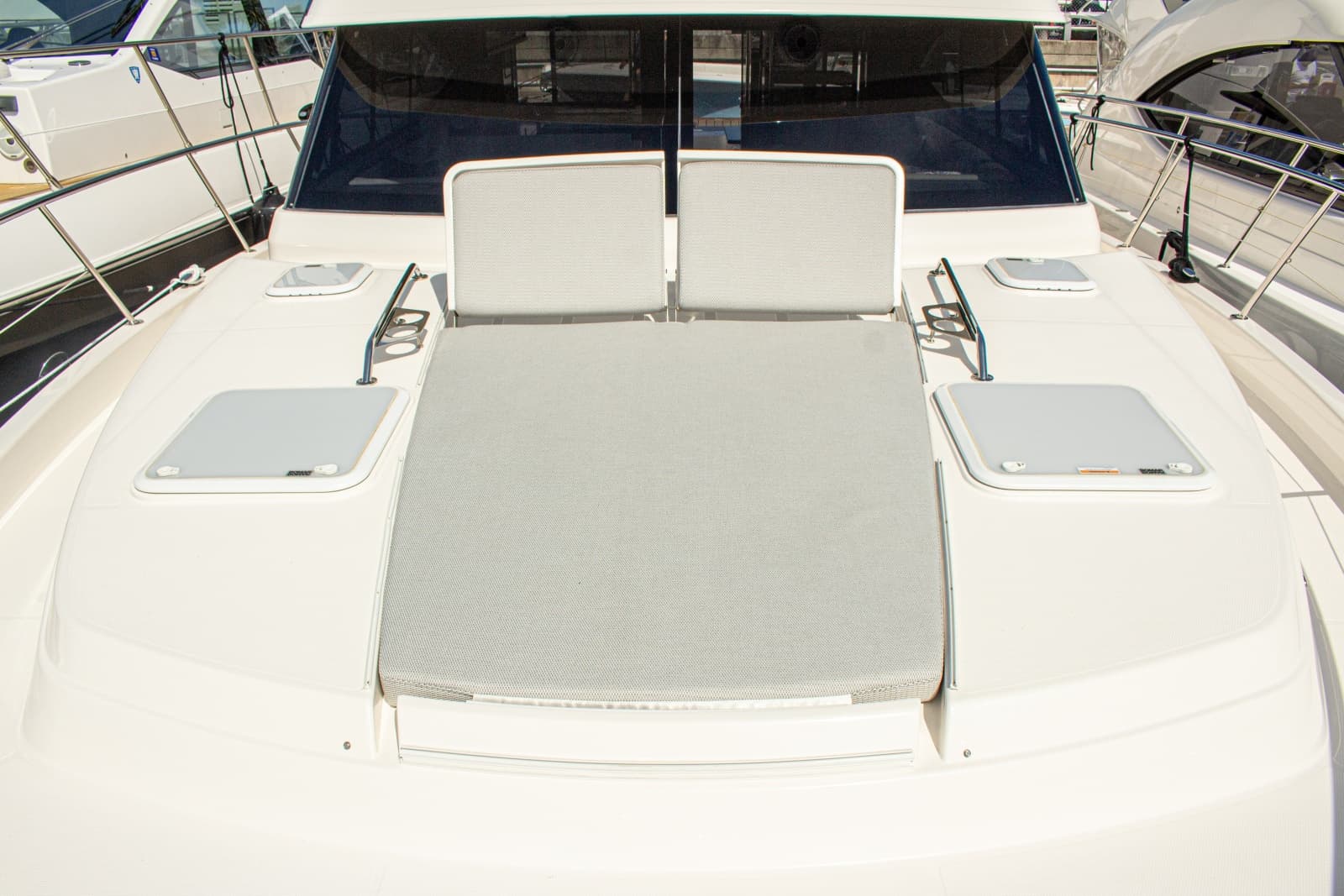 2025 Riviera 46 Sports Motor Yacht