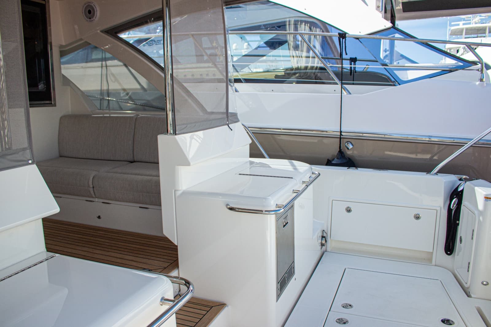 2025 Riviera 46 Sports Motor Yacht