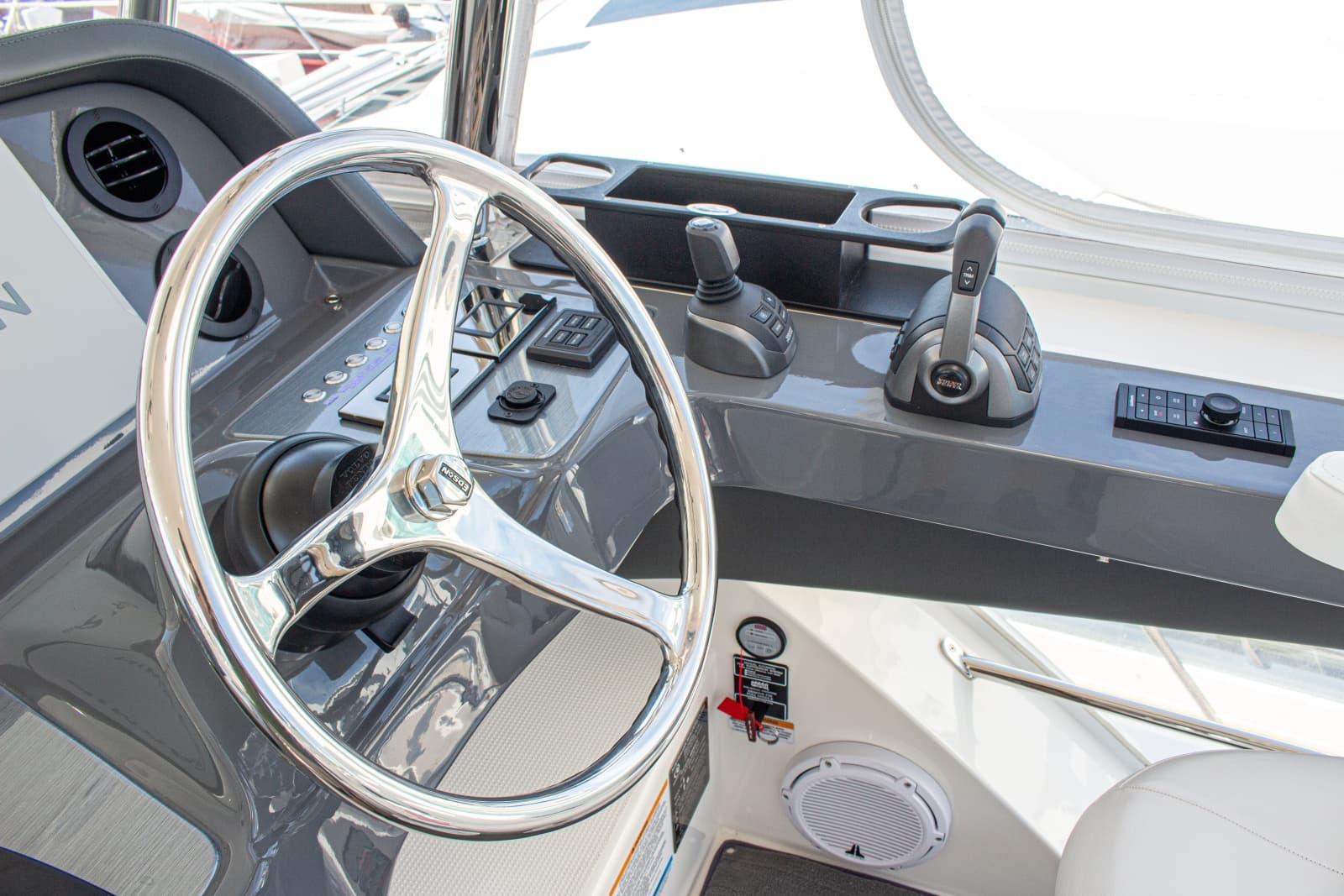 2025 Riviera 46 Sports Motor Yacht