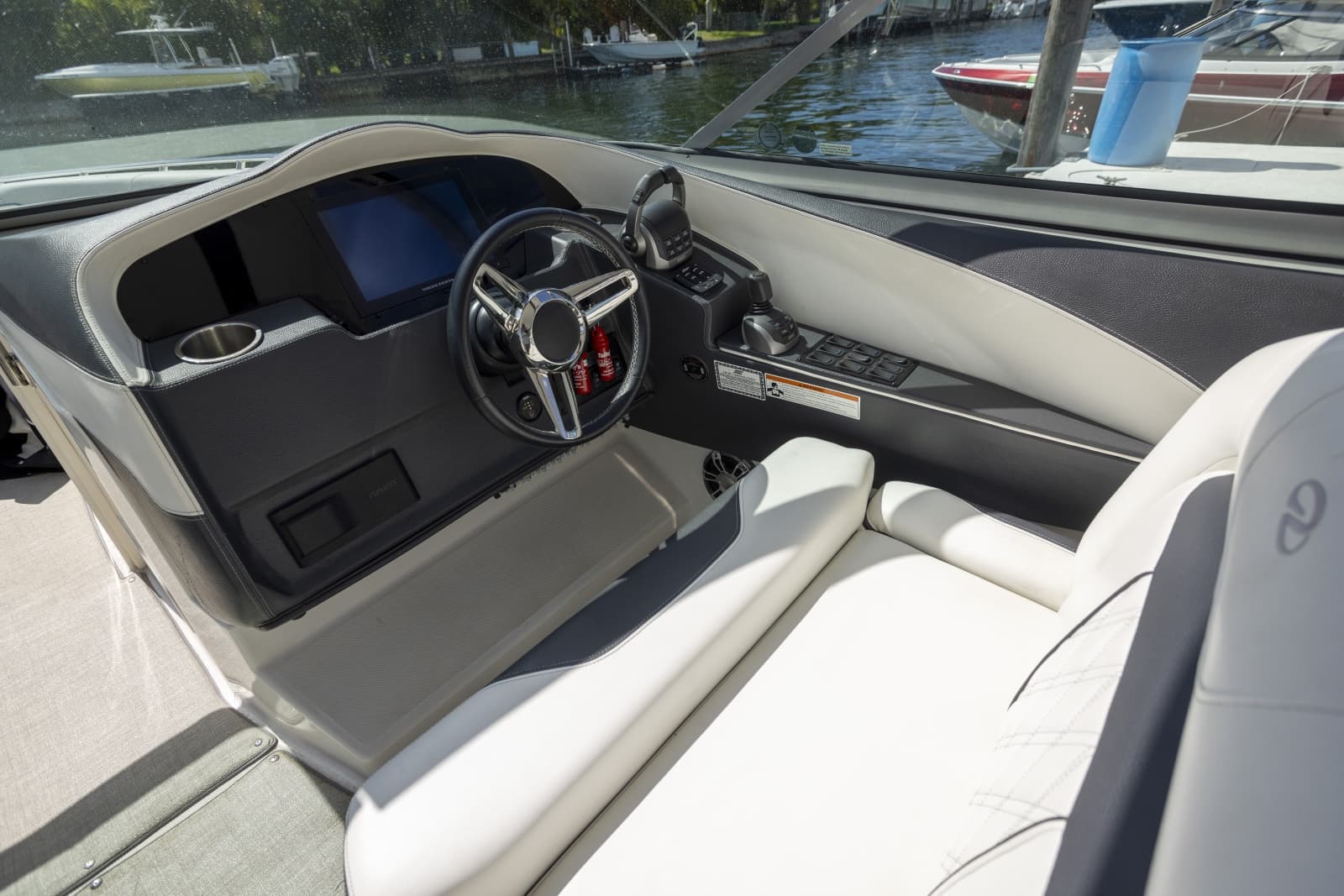 2023 Regal 3300