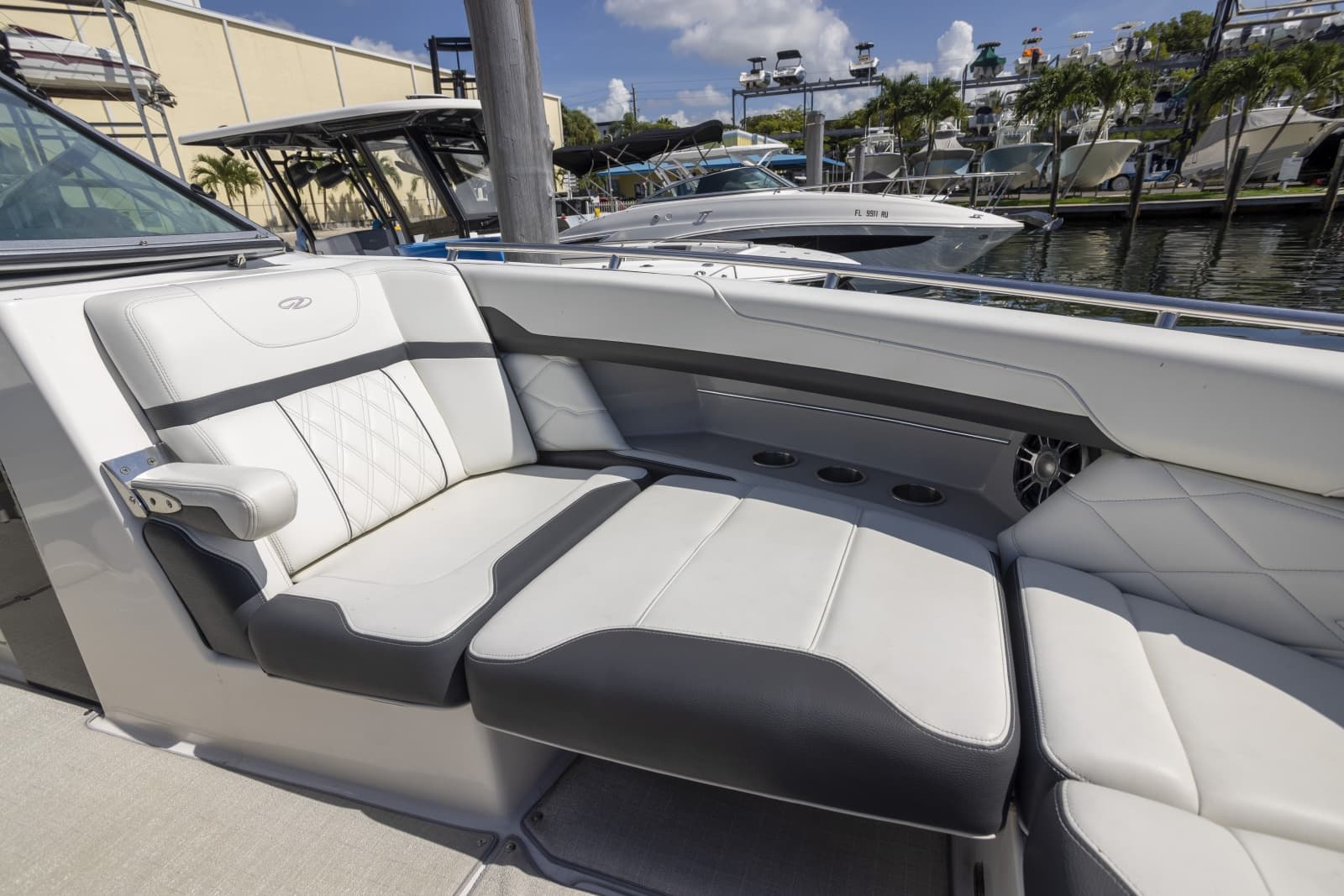 2023 Regal 3300