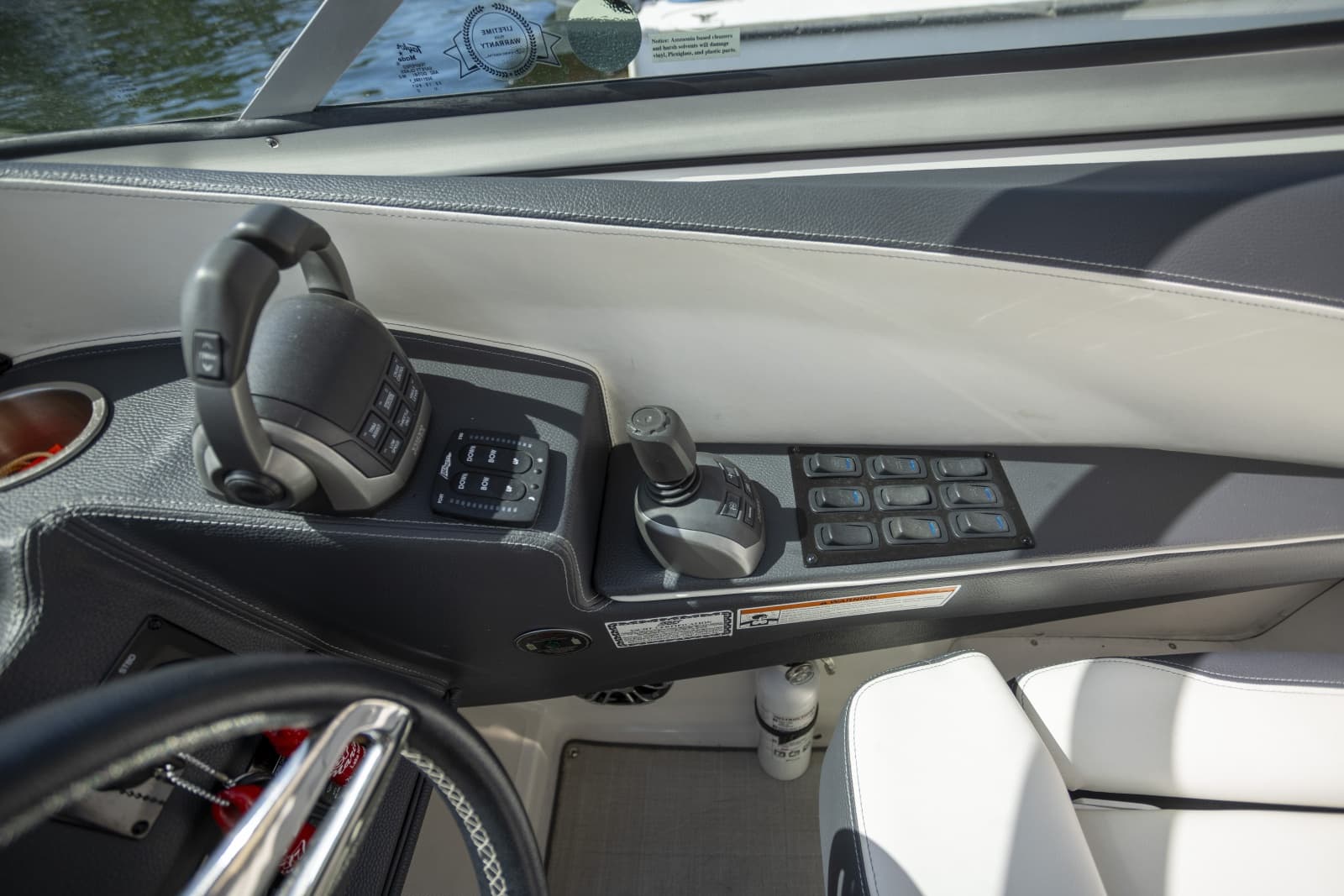 2023 Regal 3300