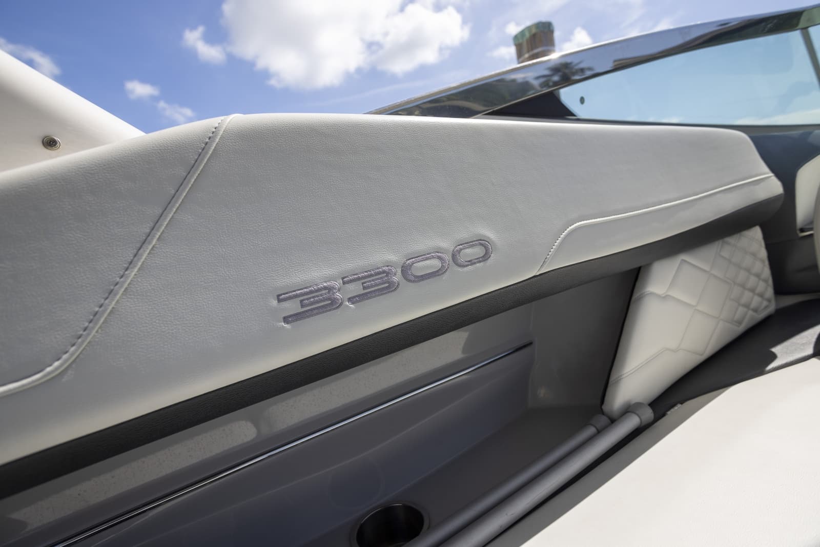 2023 Regal 3300