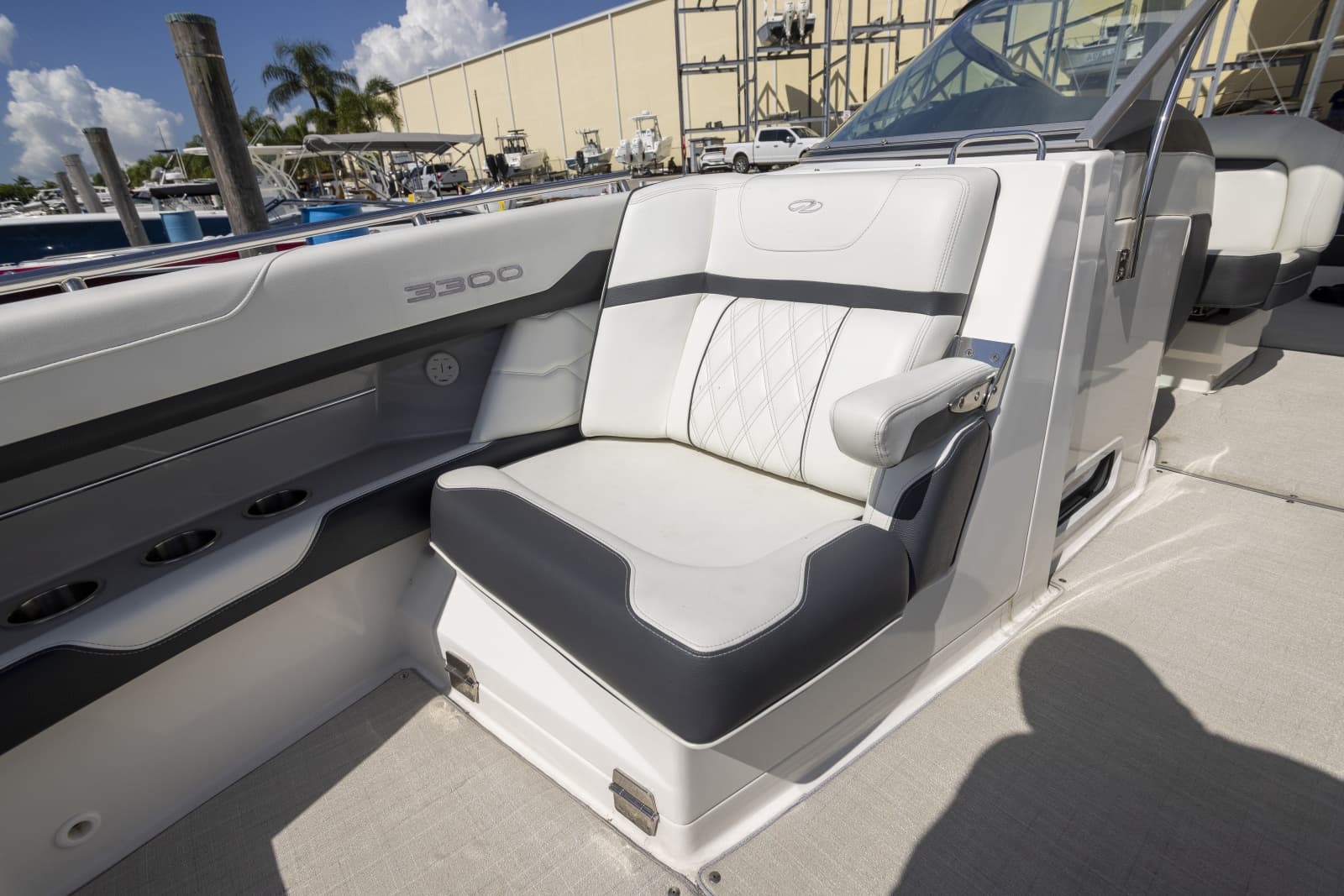 2023 Regal 3300