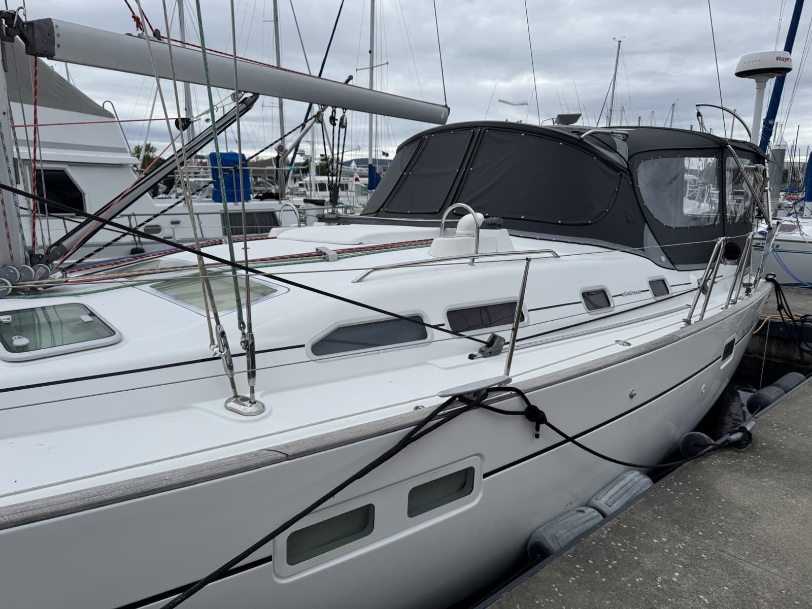 2004 Beneteau 423