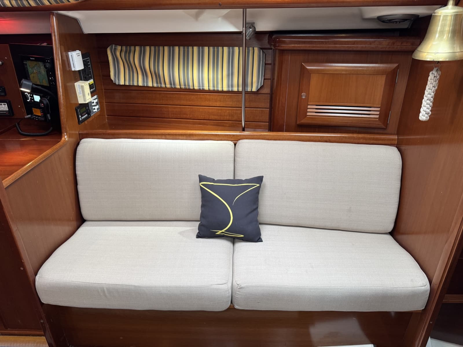 2004 Beneteau 423