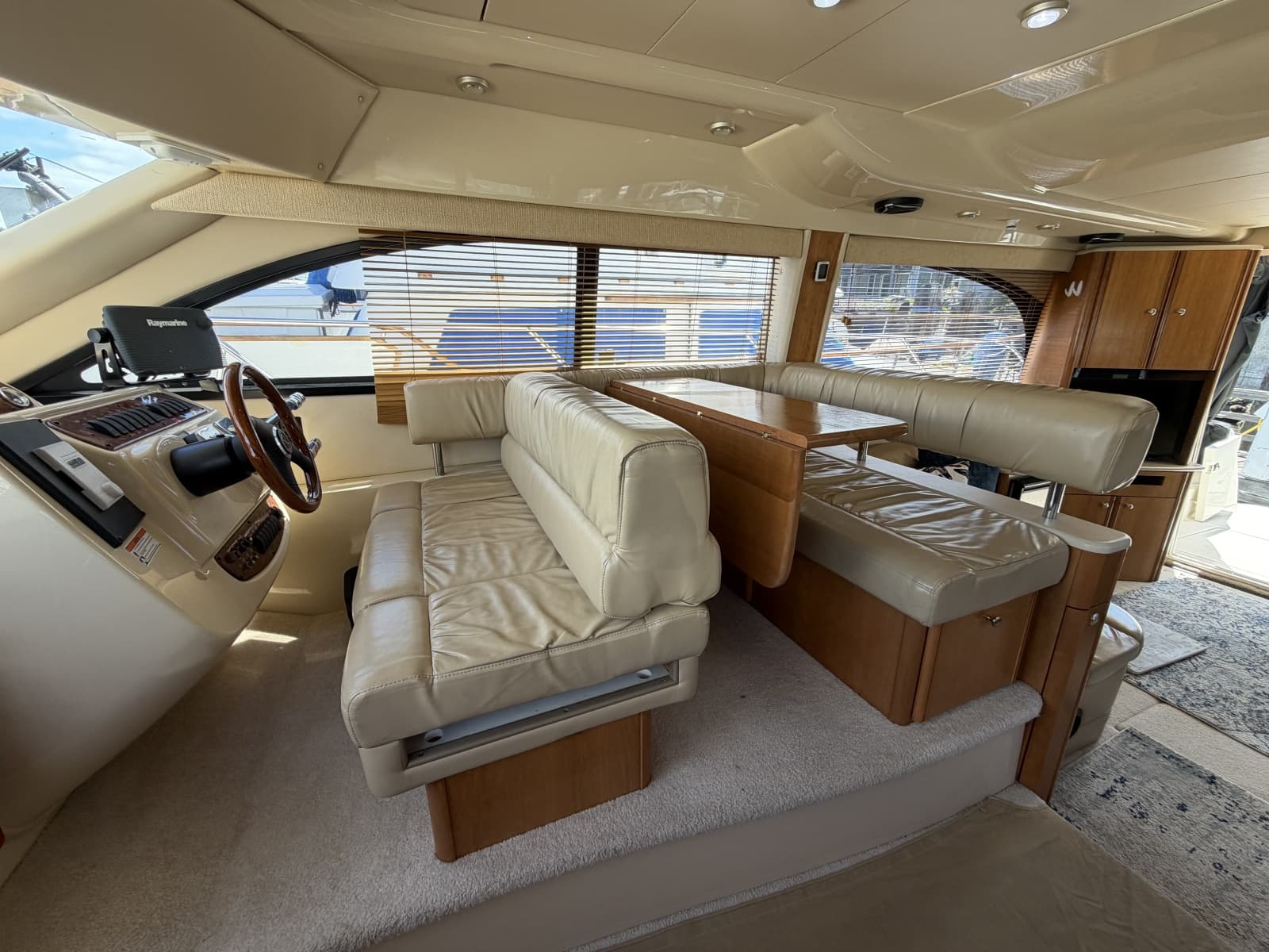 2004 Meridian 411