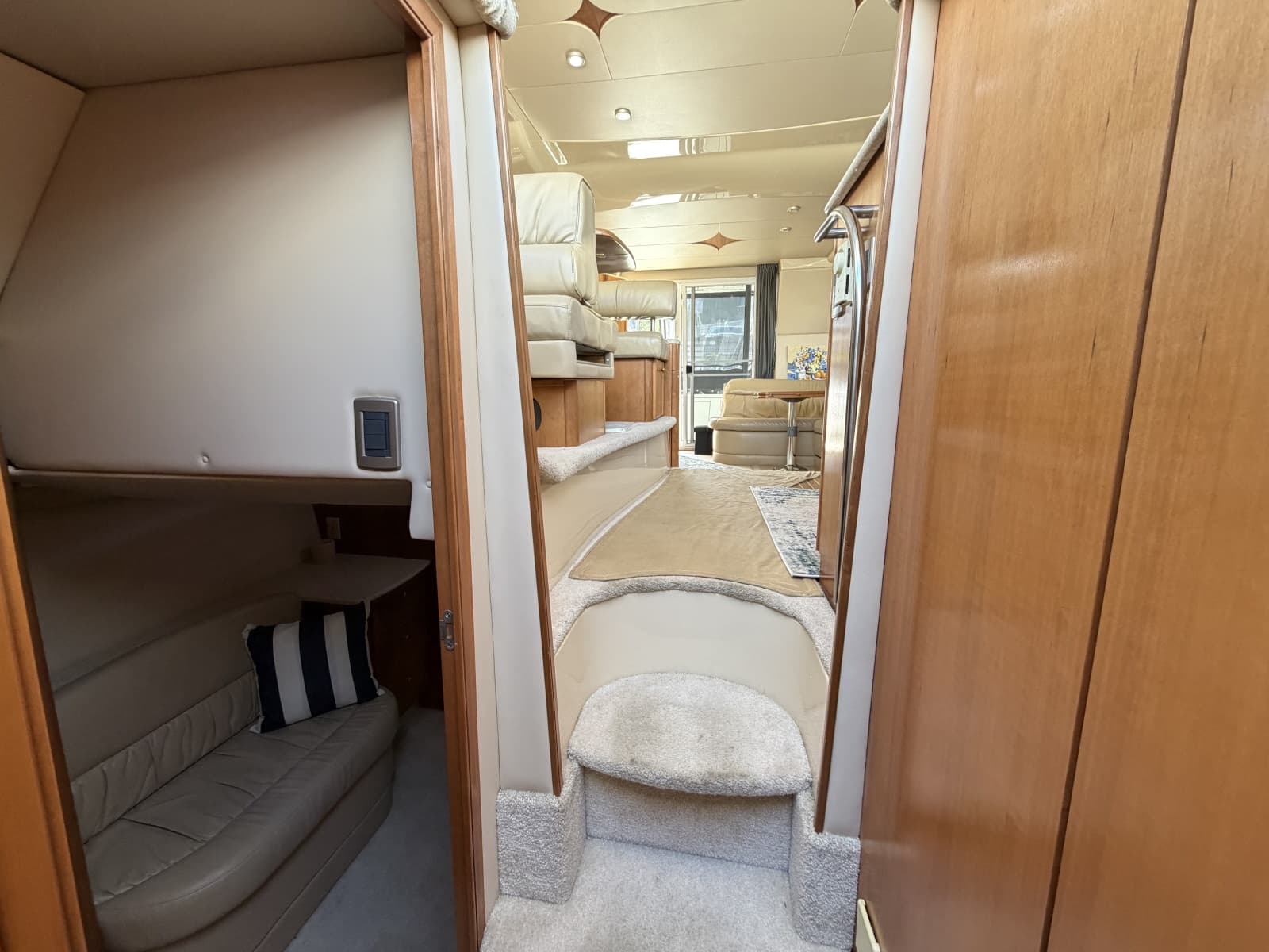 2004 Meridian 411