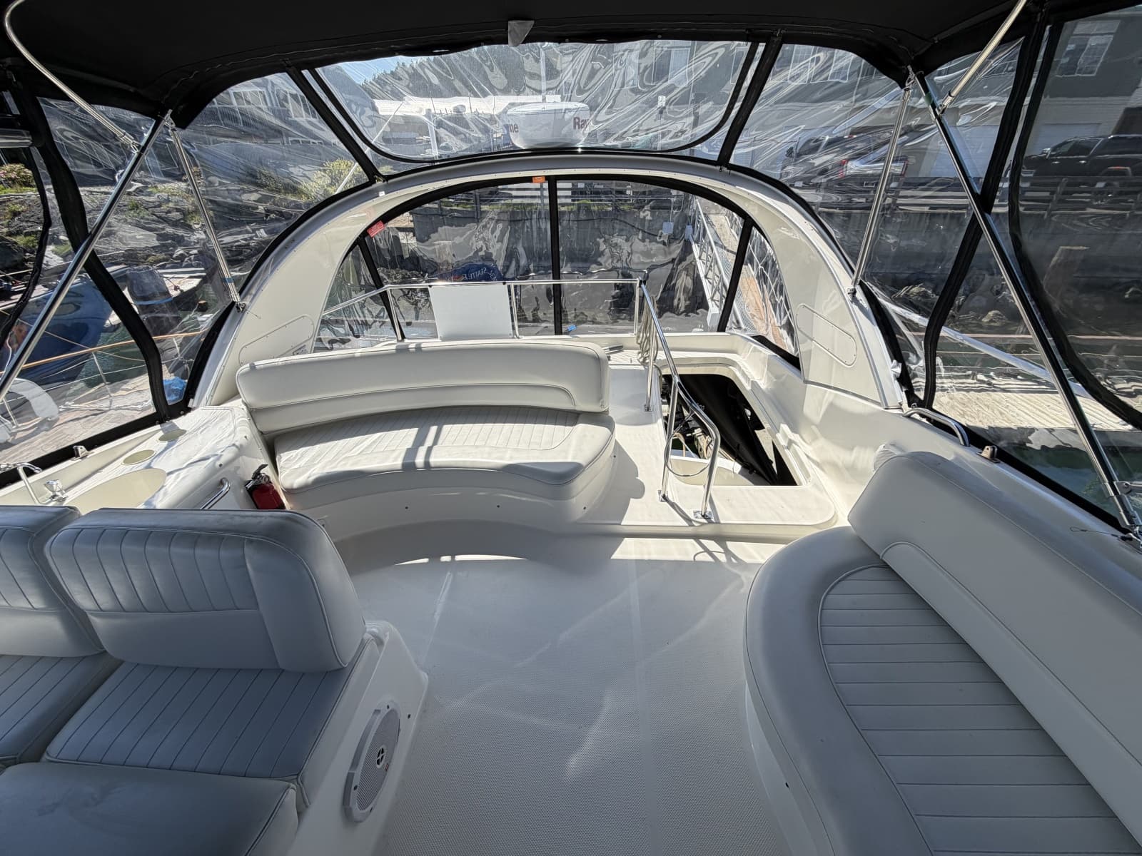 2004 Meridian 411