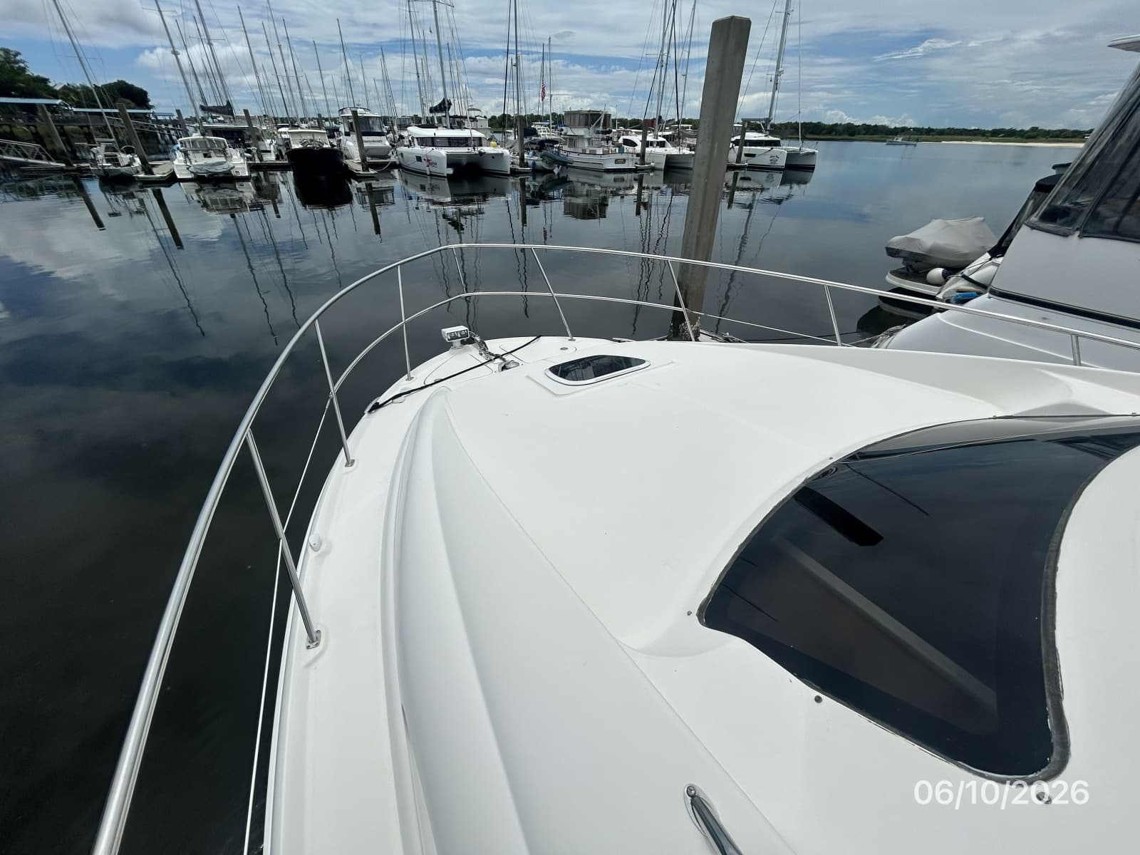 39' Sea Ray foredeck2