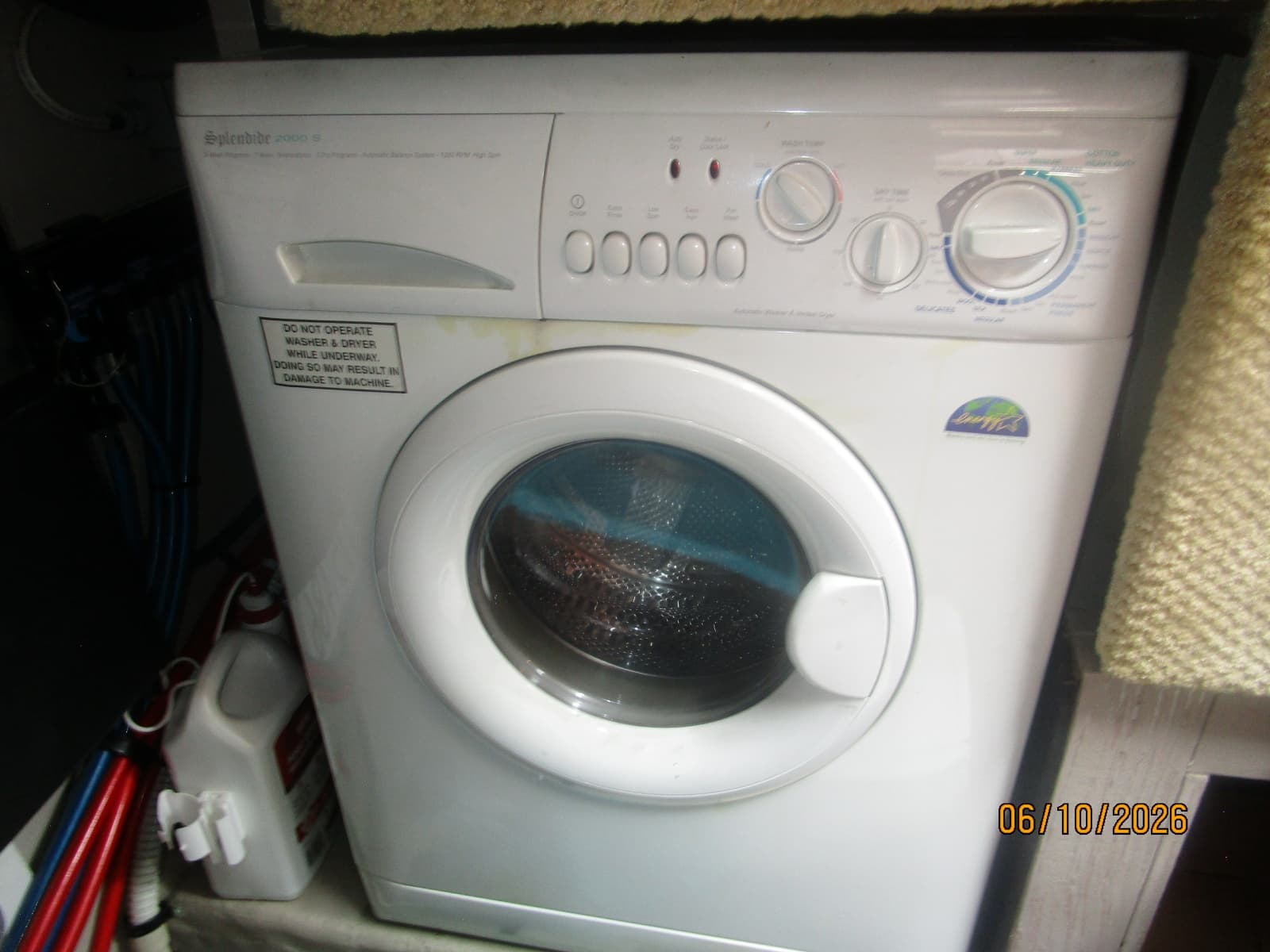 39' Sea Ray washer-dryer