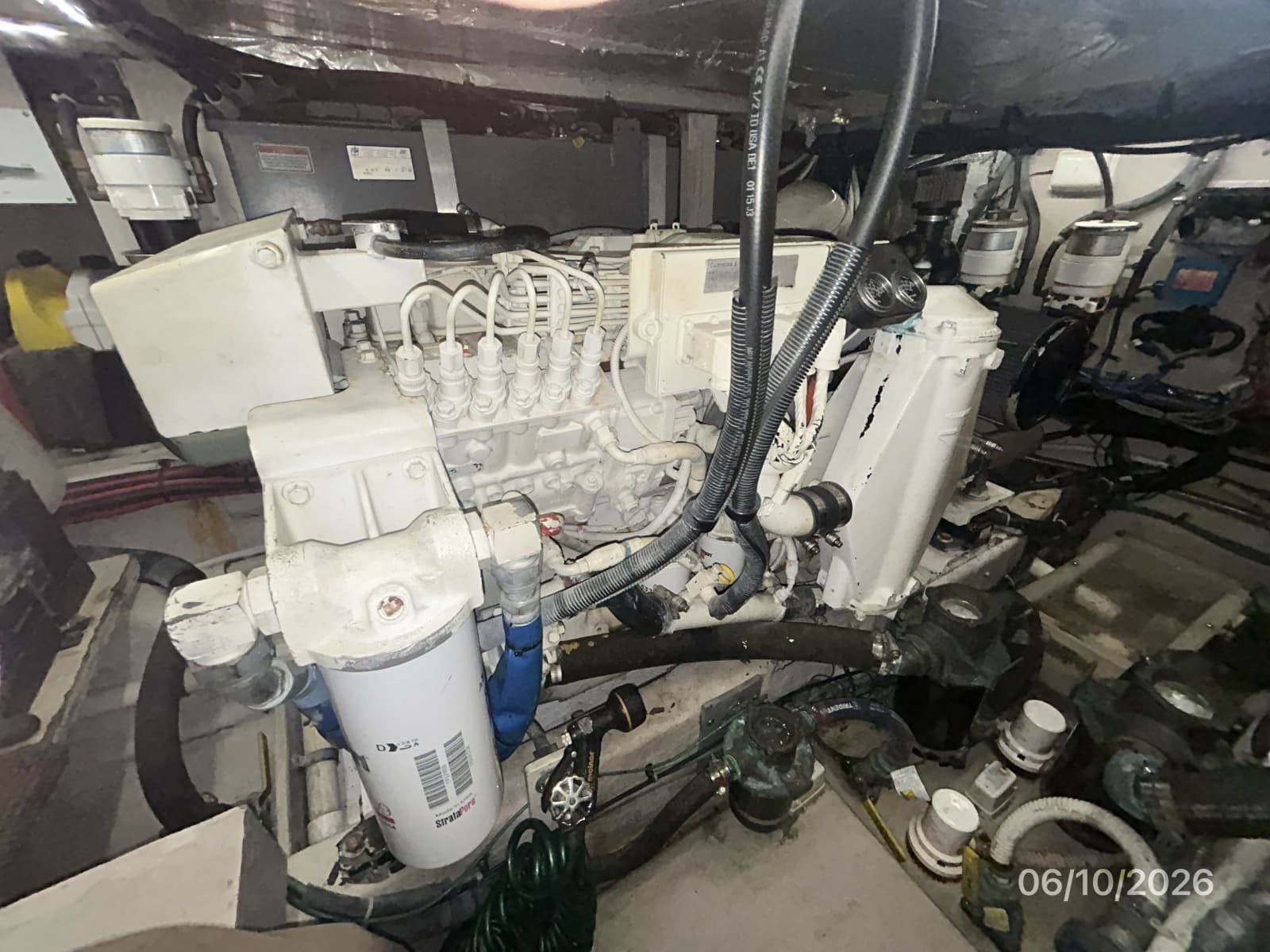 39' Sea Ray starboard main engine