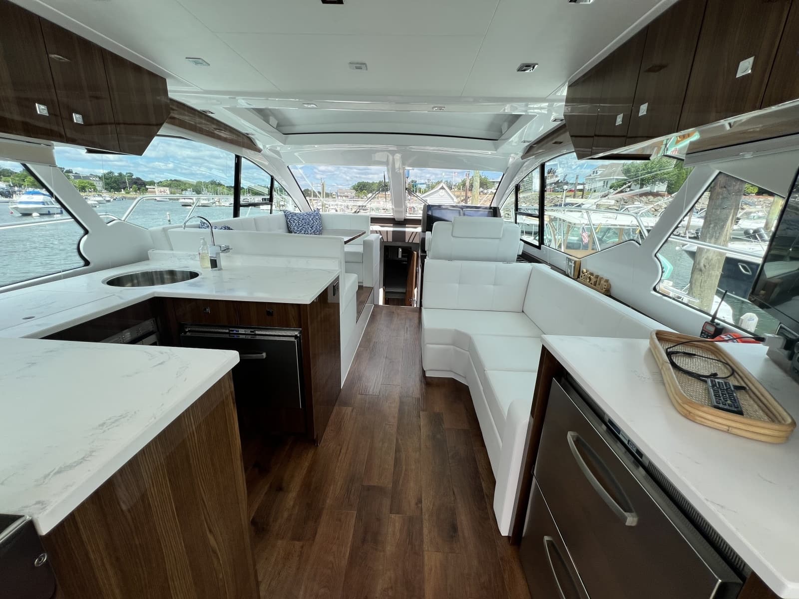 2021 Cruisers Yachts 50 Cantius