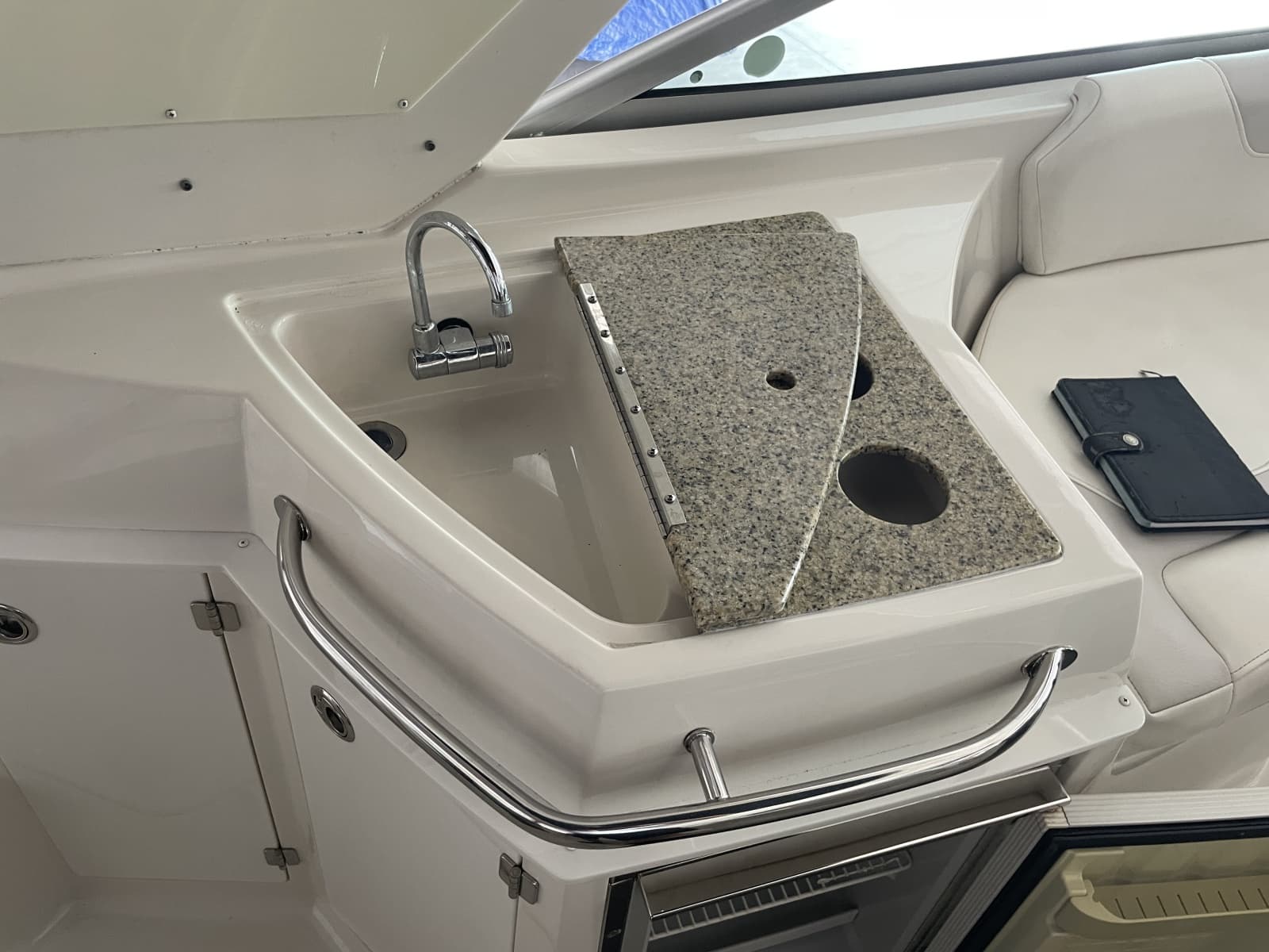 2010 Monterey 280 SCR