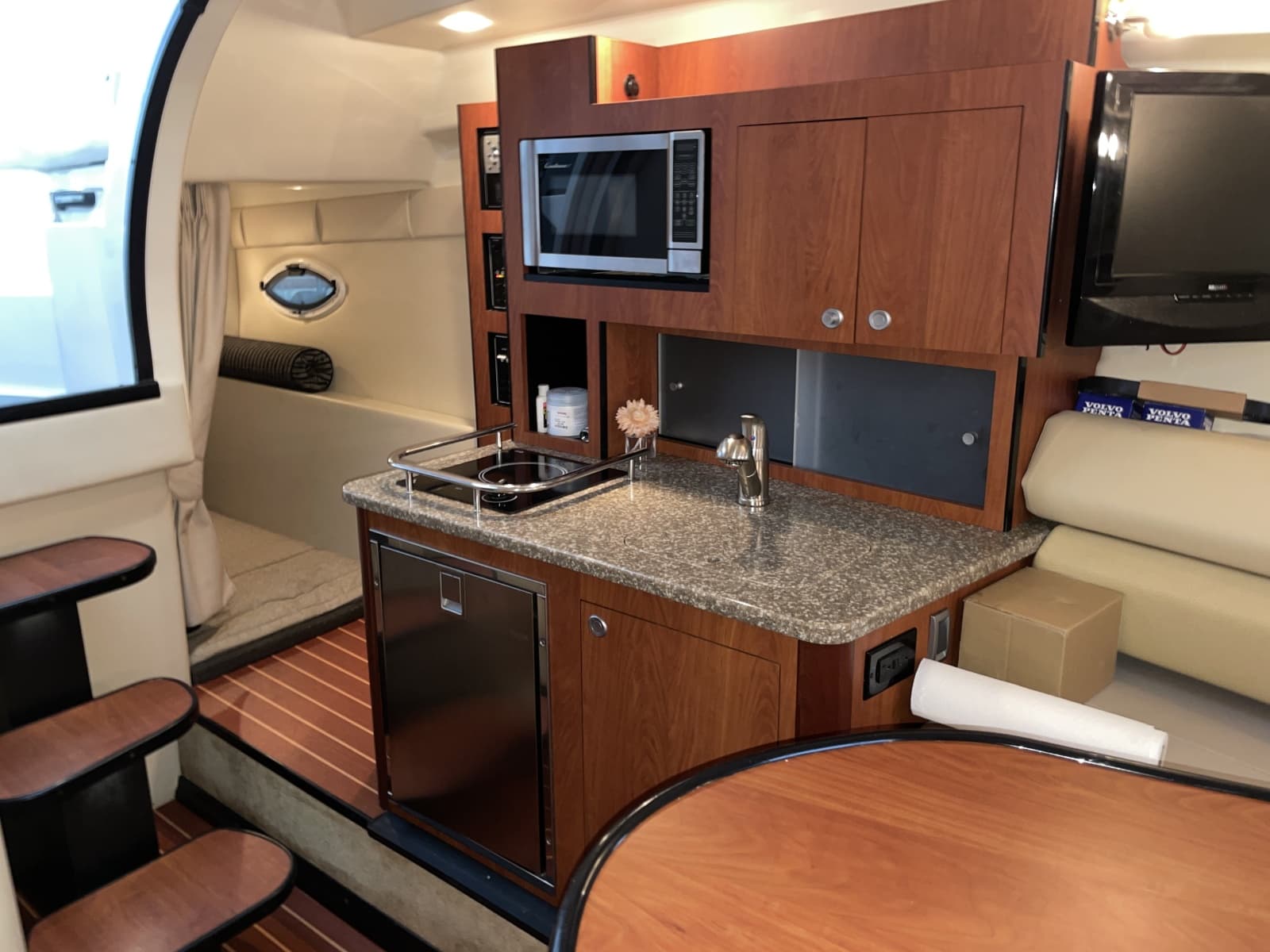2010 Monterey 280 SCR