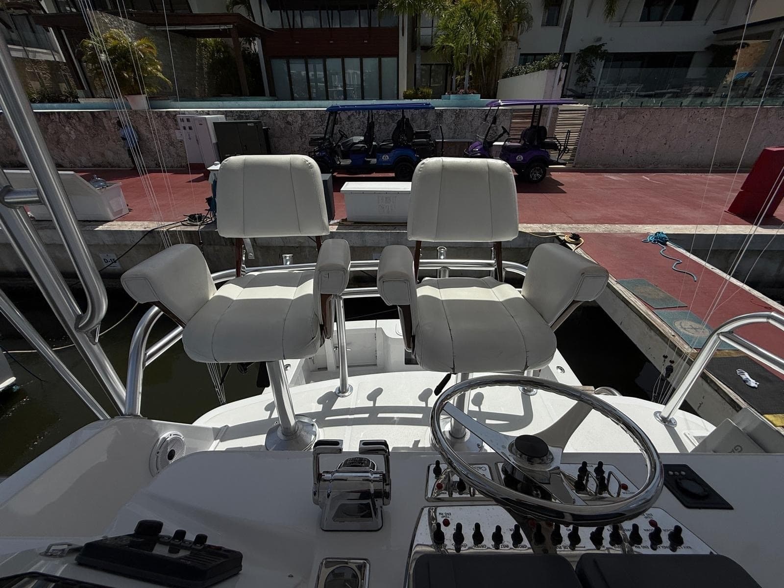 2005 Cabo 35 Flybridge