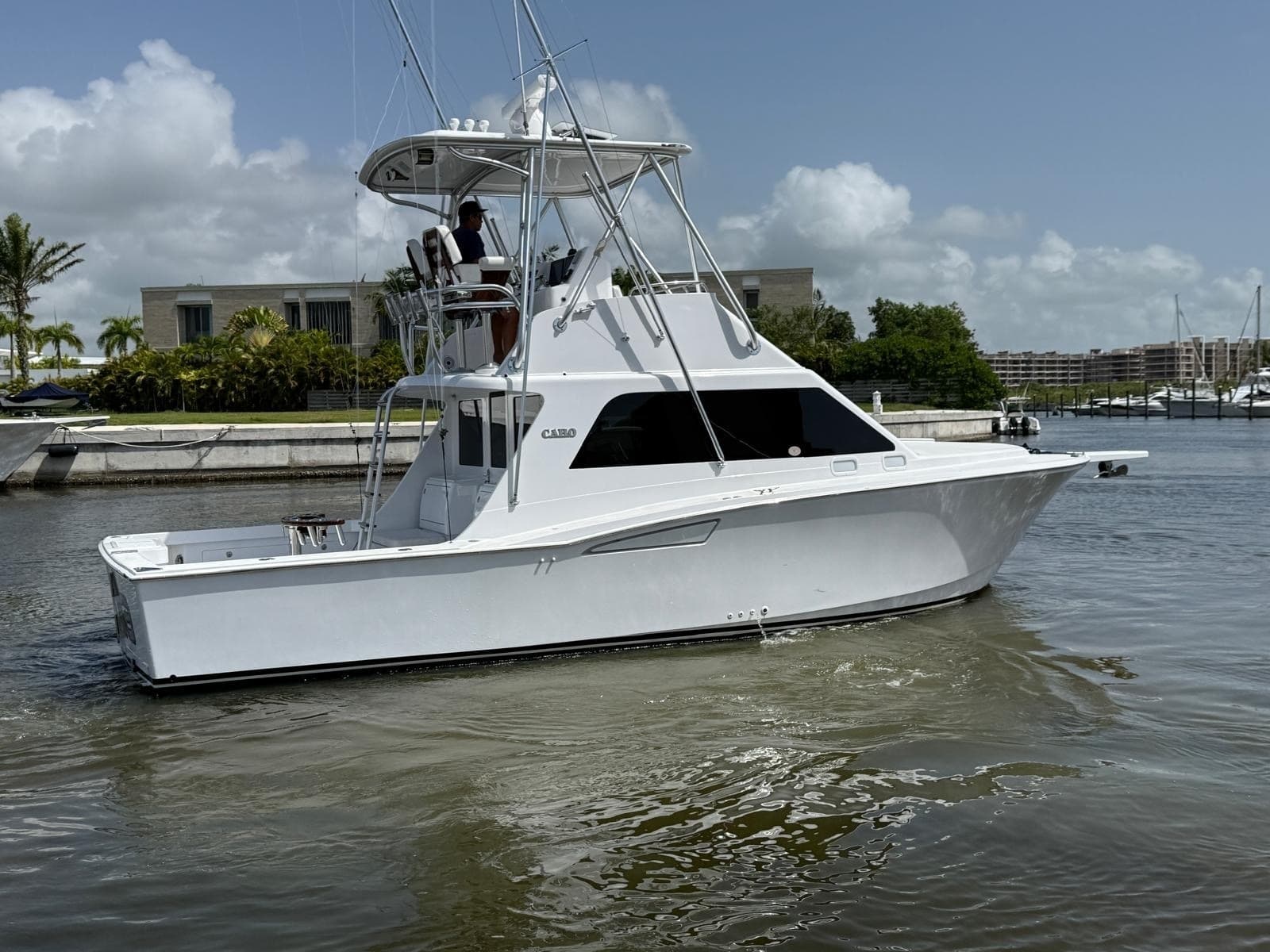 2005 Cabo 35 Flybridge