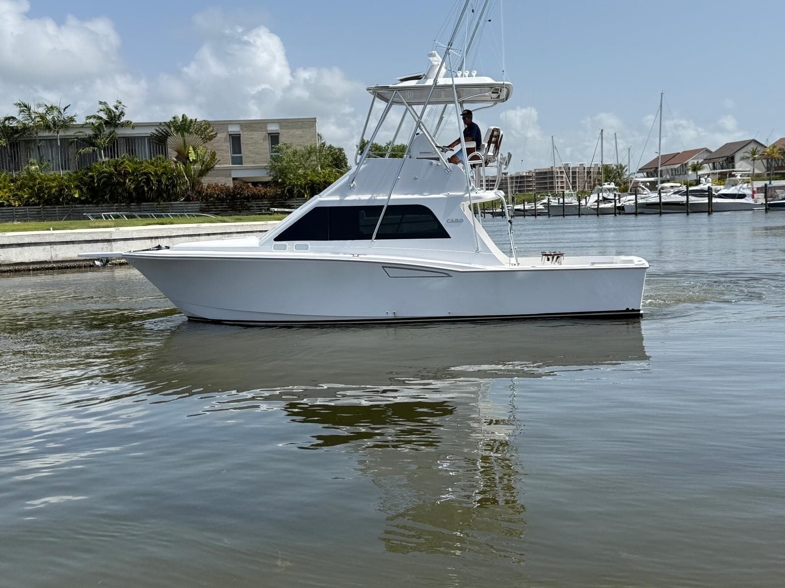 2005 Cabo 35 Flybridge
