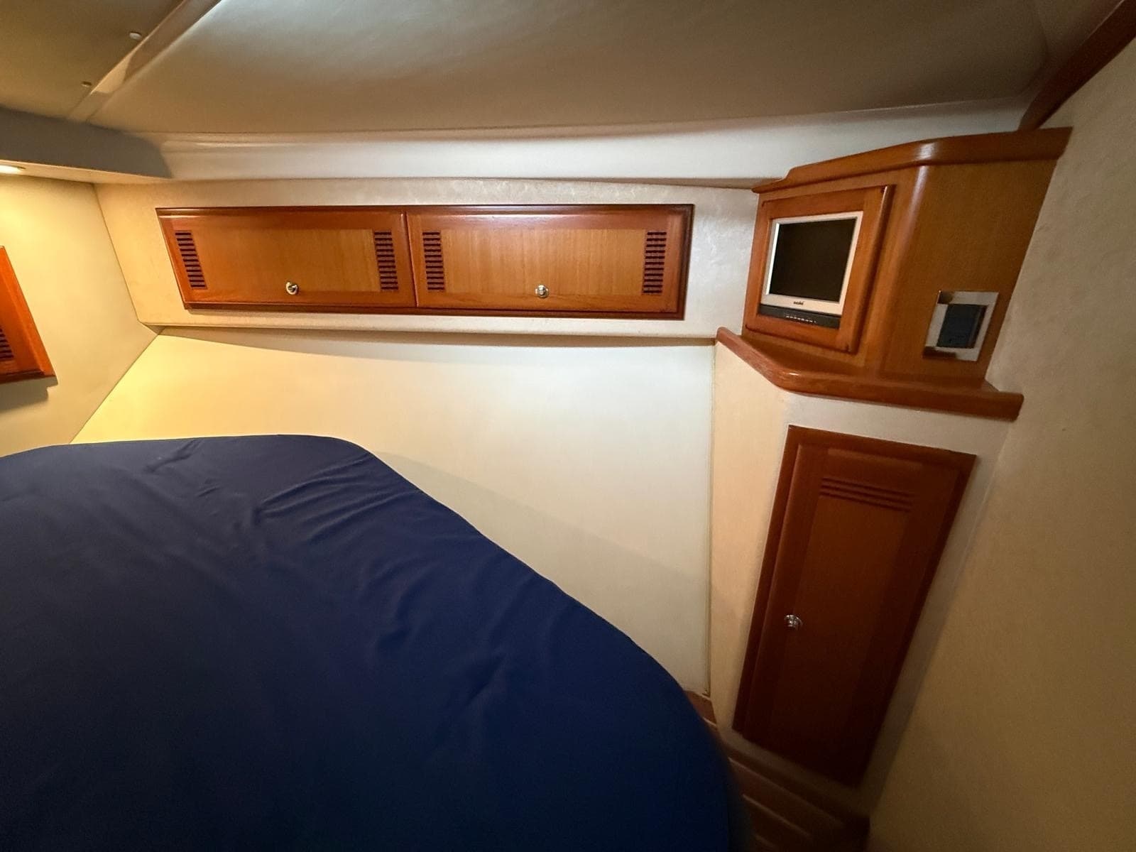 2005 Cabo 35 Flybridge