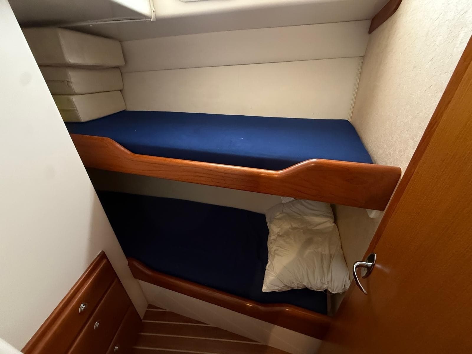 2005 Cabo 35 Flybridge