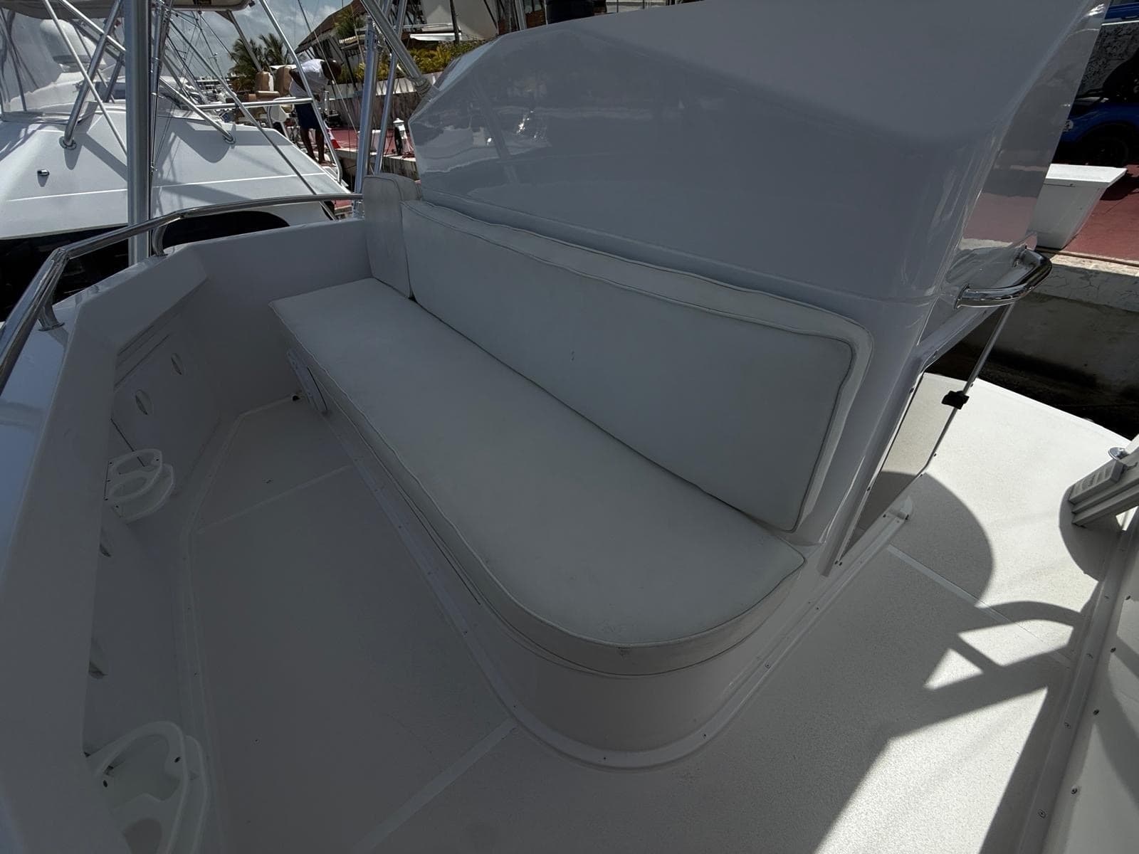 2005 Cabo 35 Flybridge