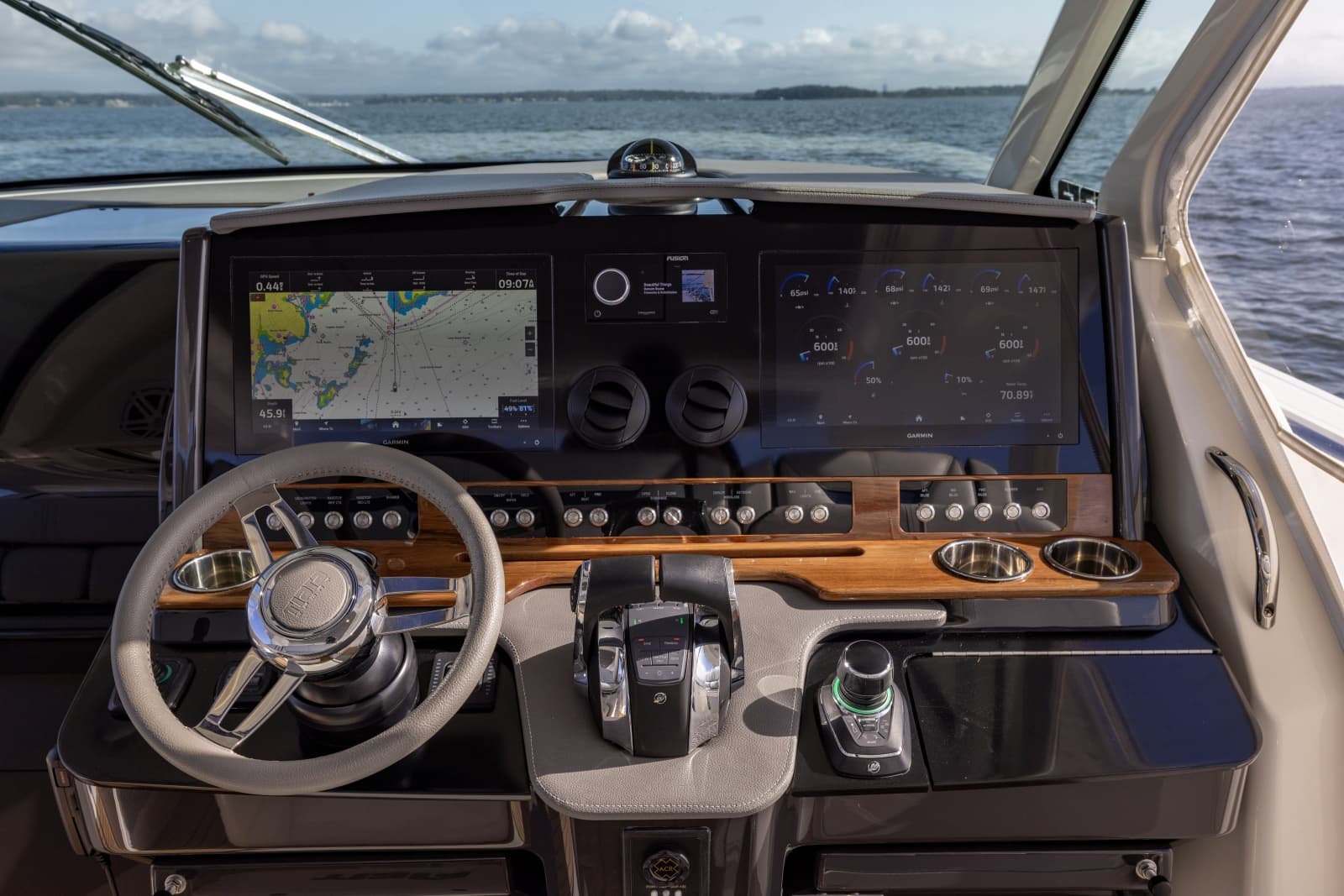 2021 Tiara Sport 