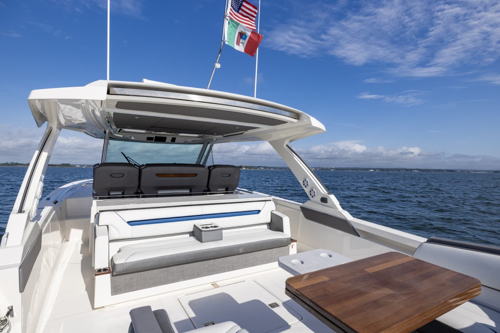 2021 Tiara Sport 