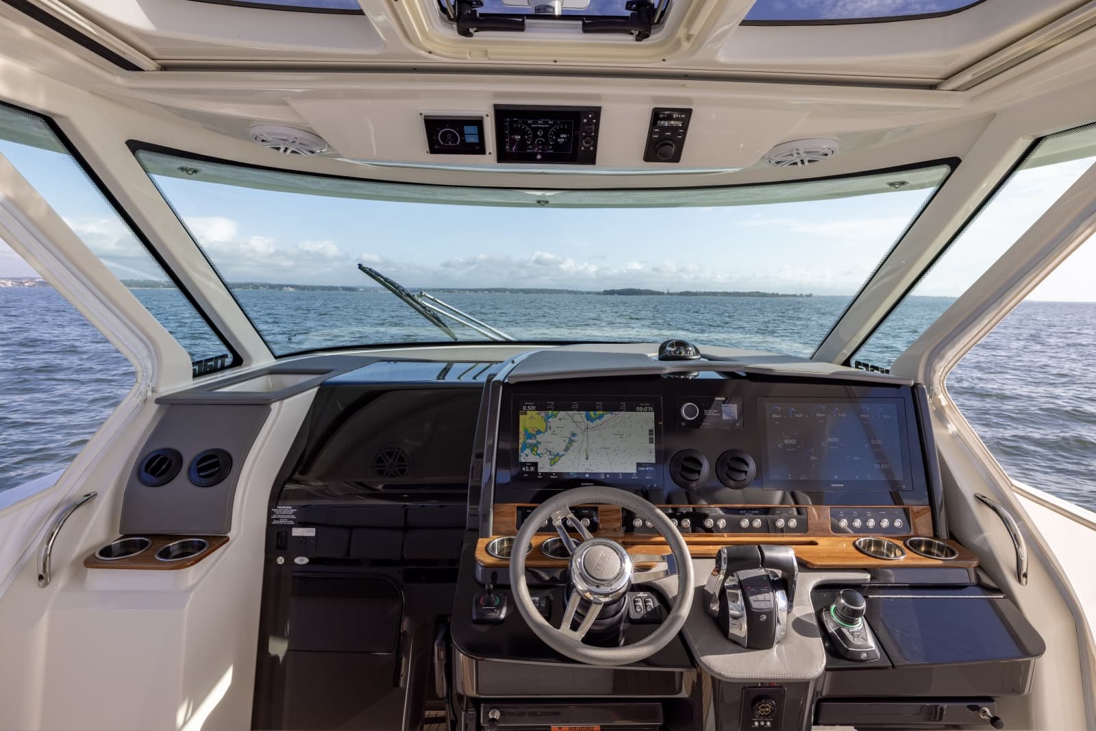 2021 Tiara Sport 