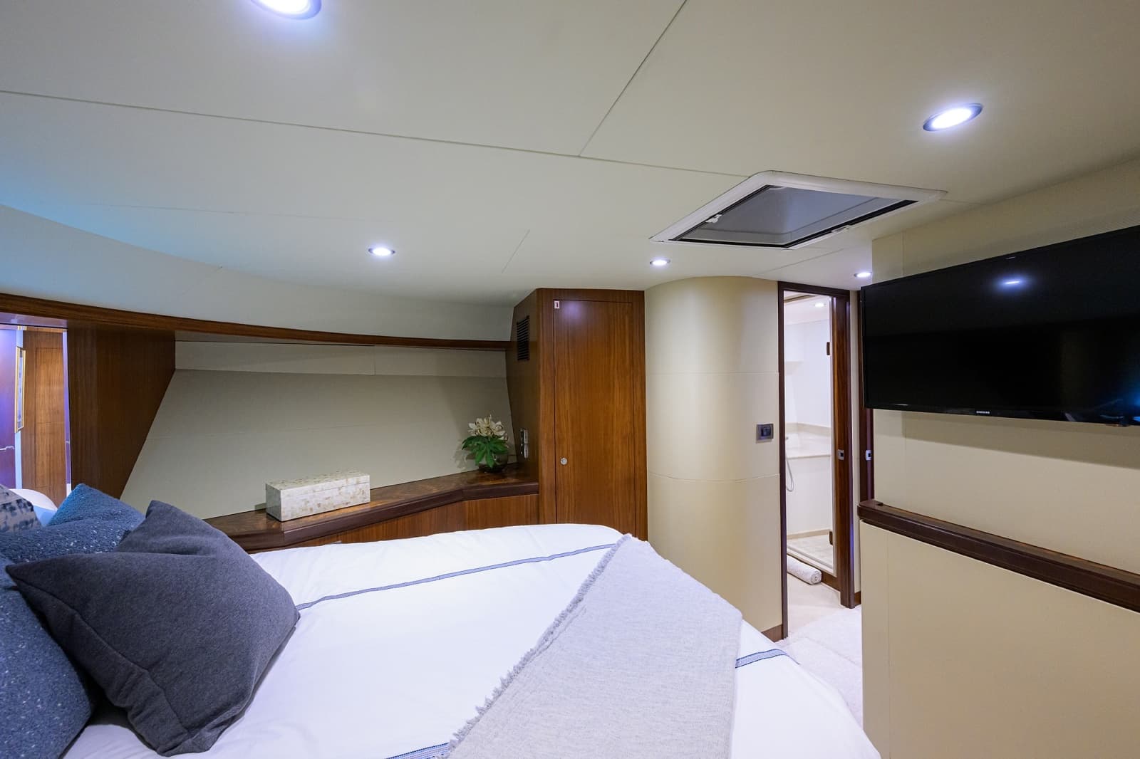 2016 Ocean Alexander 72 Pilothouse