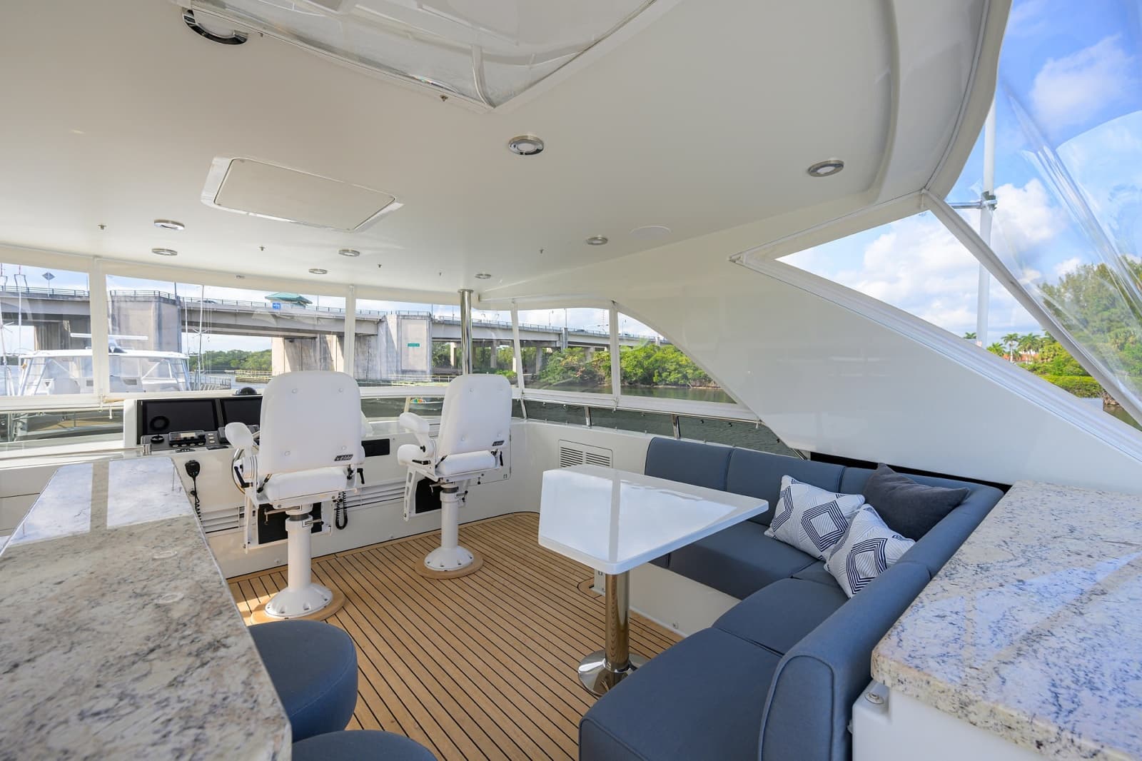 2016 Ocean Alexander 72 Pilothouse