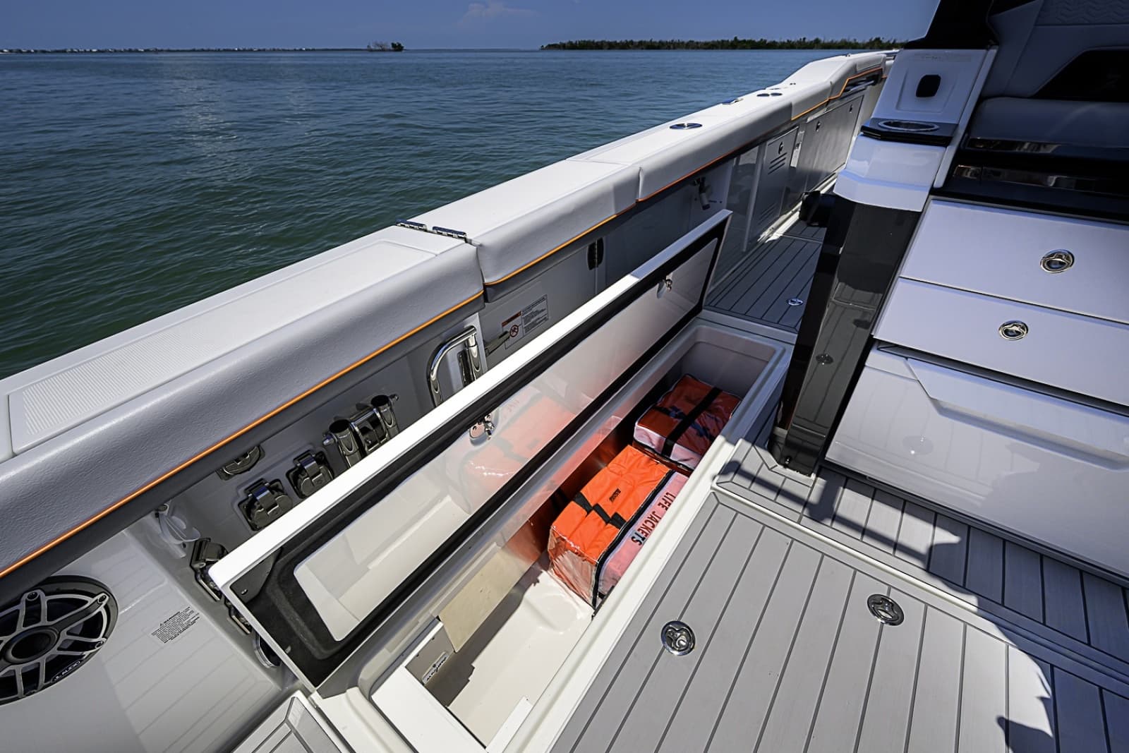2024 Formula 387 Center Console Fish