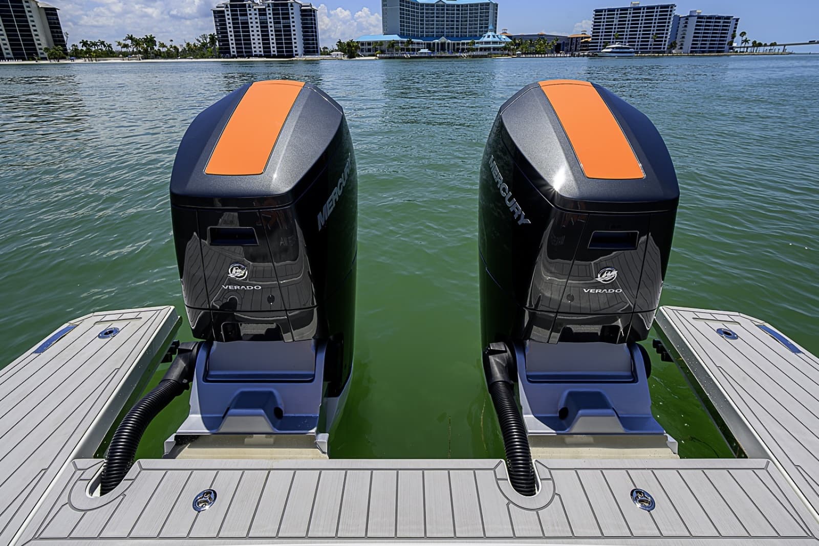 2024 Formula 387 Center Console Fish